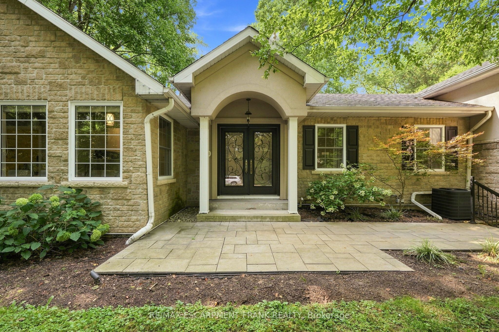 110 Old Ancaster Road, Hamilton, ON L9H 4G7 photo 4