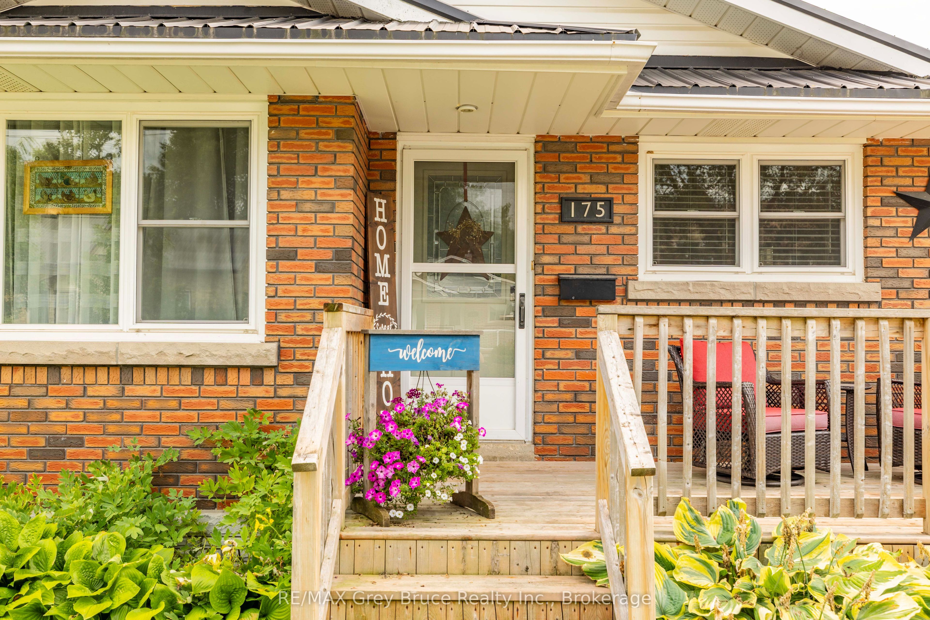 175 Fergus Street S, Wellington North, ON N0G 2L0 photo 2
