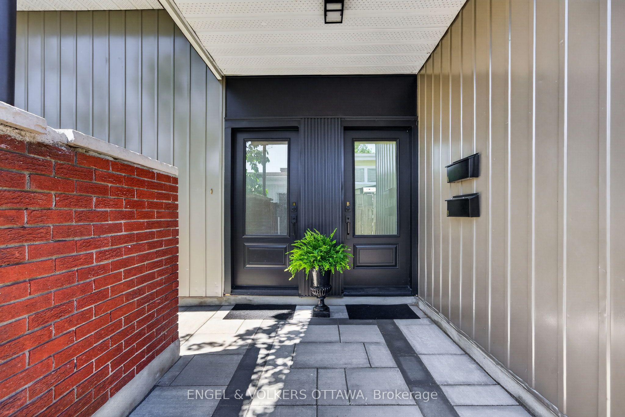 2265 Samuel Drive, Elmvale Acres and Area, ON K1G 3C3 photo 3