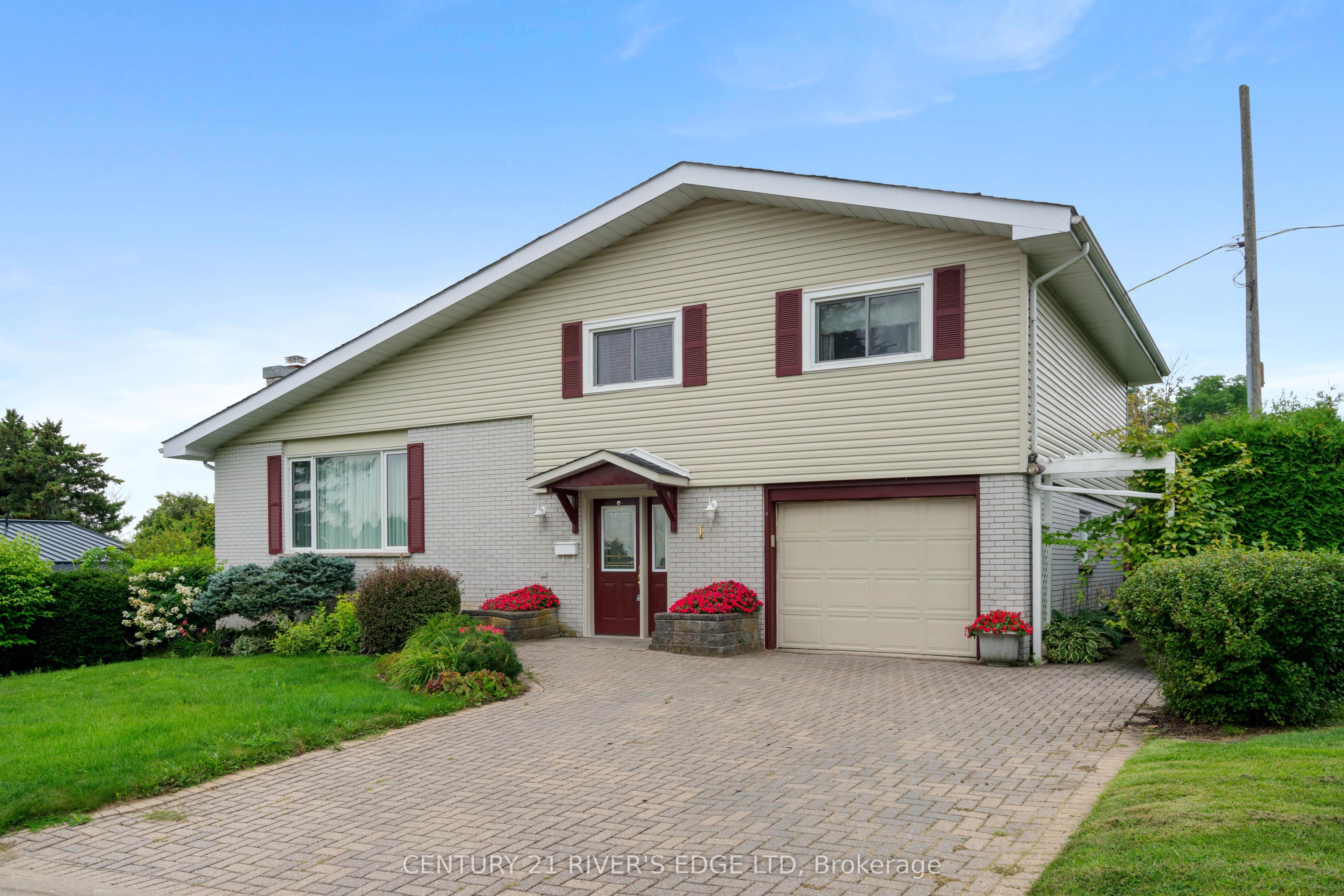 1 Hardy Crescent, Brockville, ON K6V 3A2