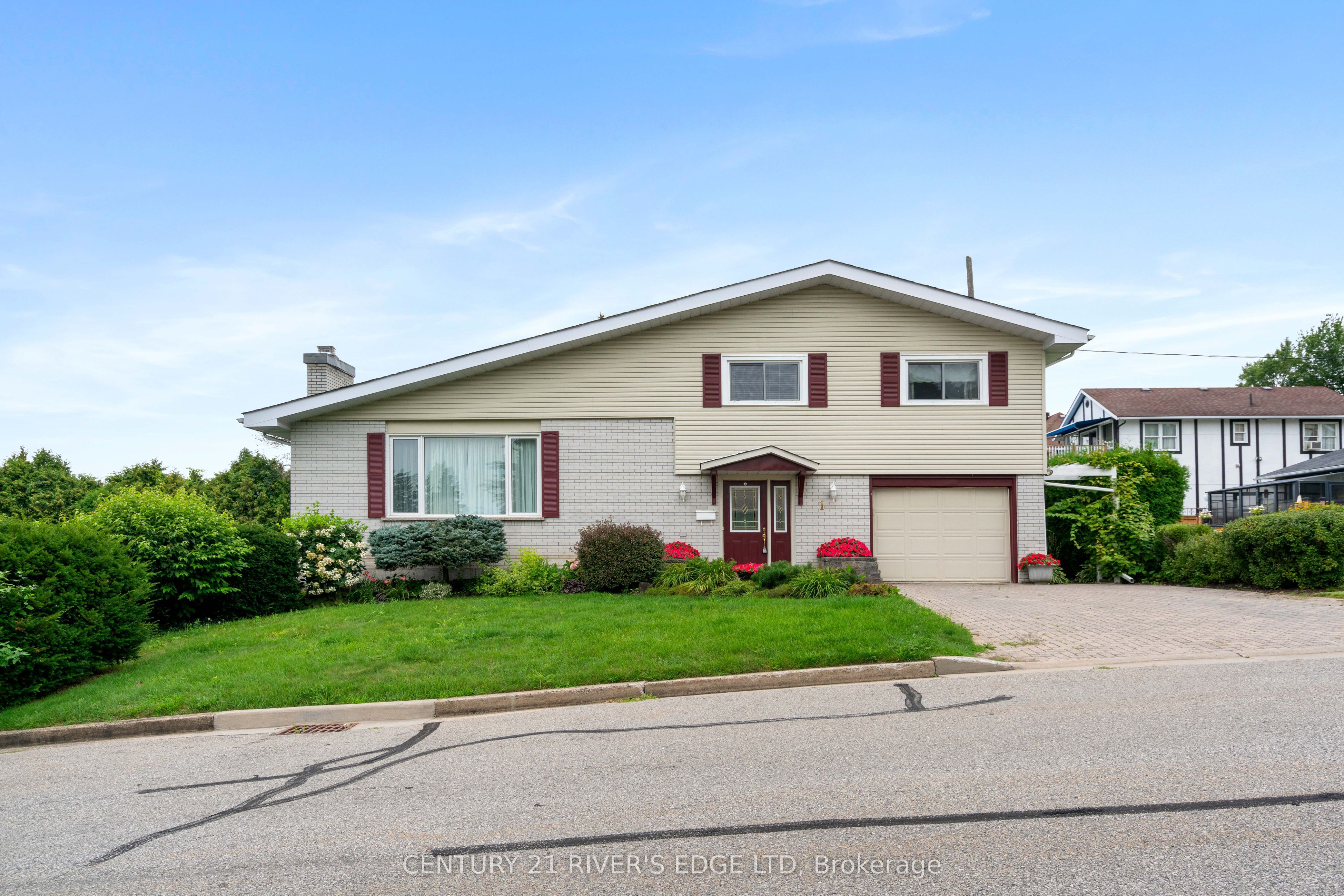 1 Hardy Crescent, Brockville, ON K6V 3A2 photo 2