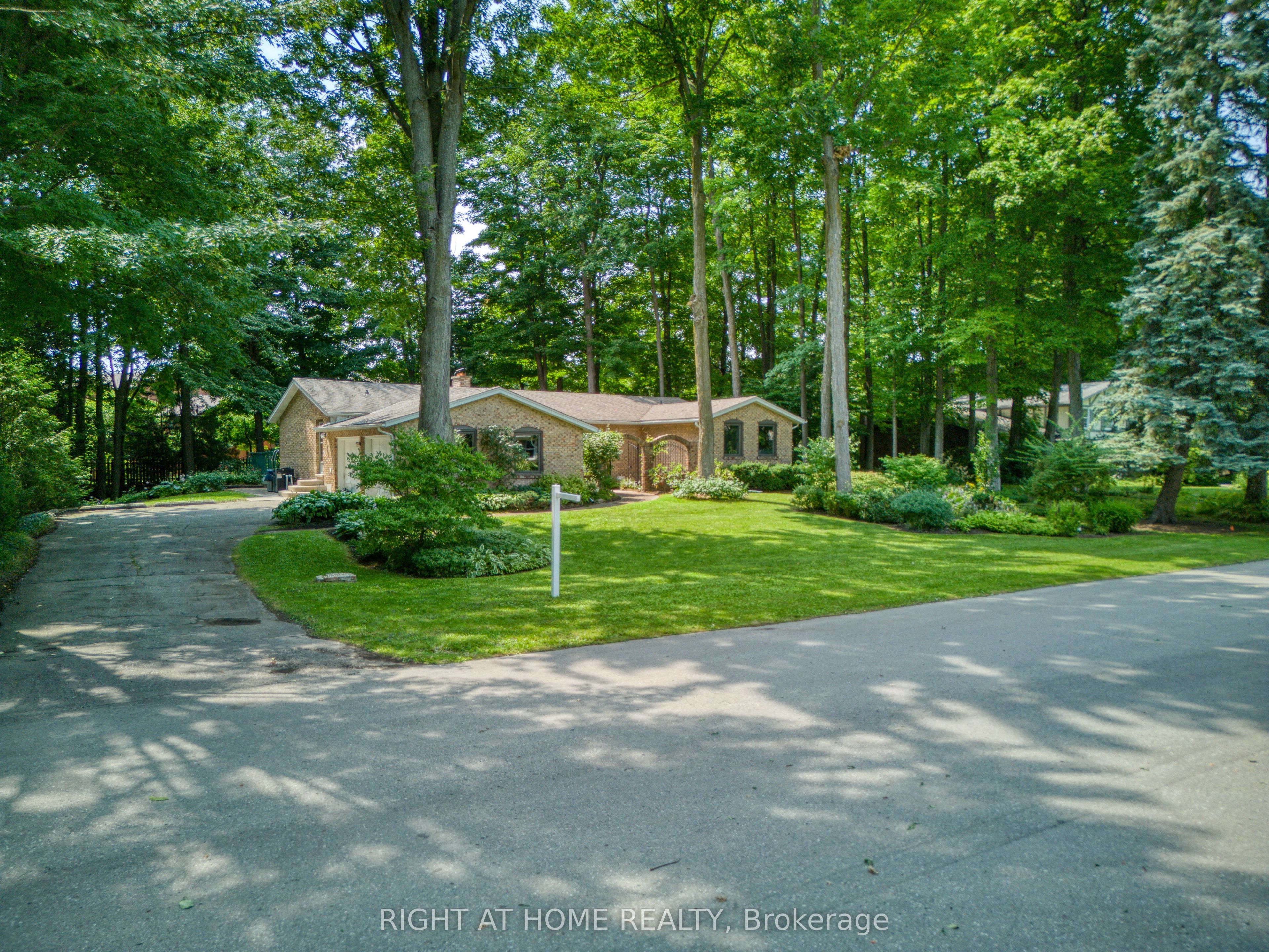 519 Oxbow Road, Waterloo, ON N2K 1Y5