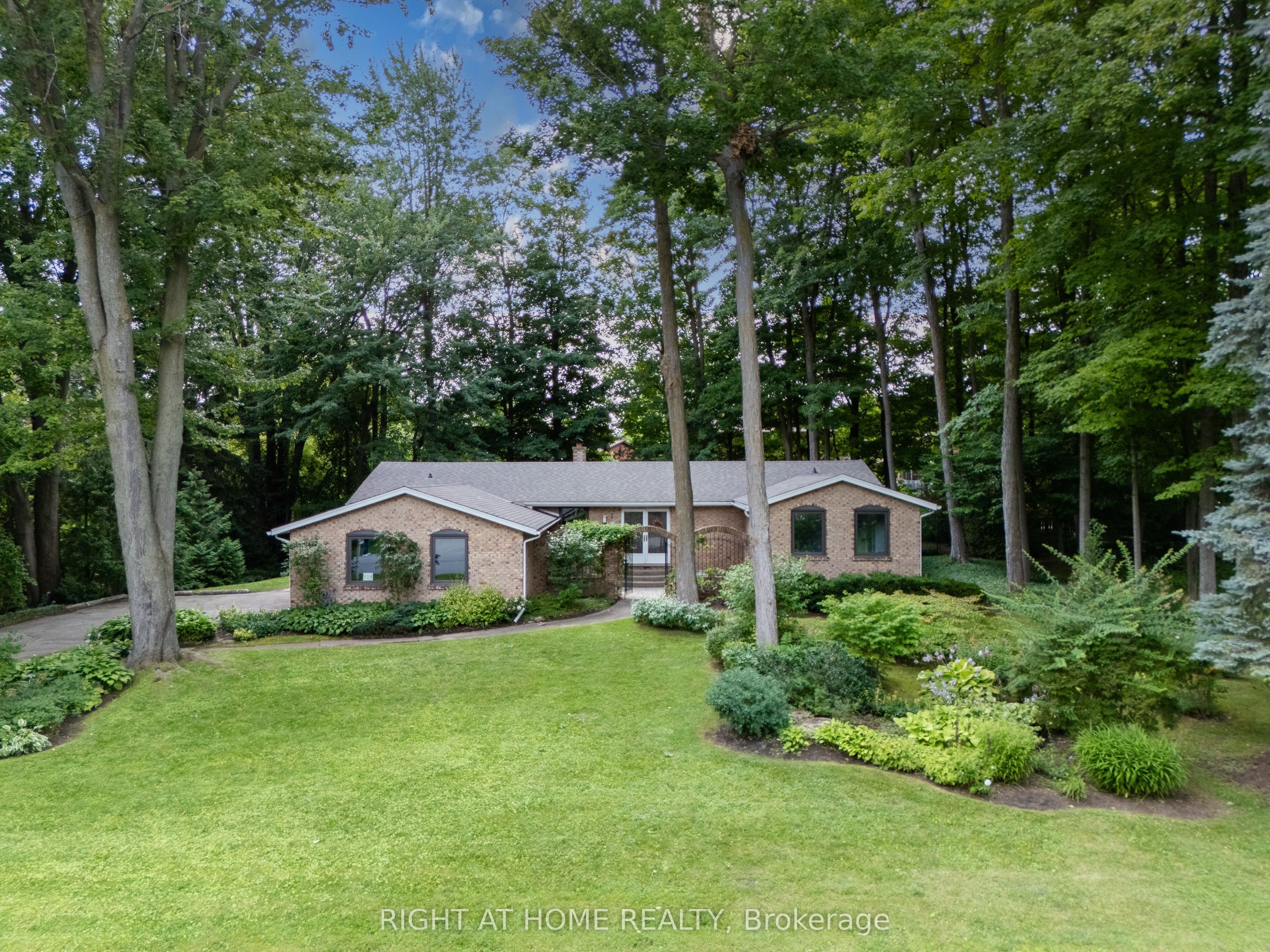 519 Oxbow Road, Waterloo, ON N2K 1Y5 photo 3