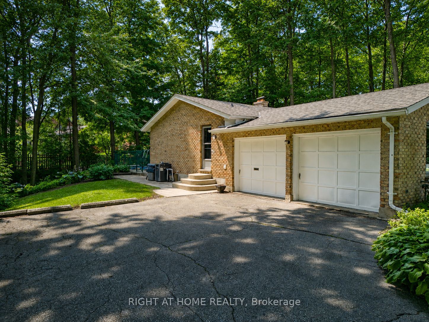 519 Oxbow Road, Waterloo, ON N2K 1Y5 photo 5