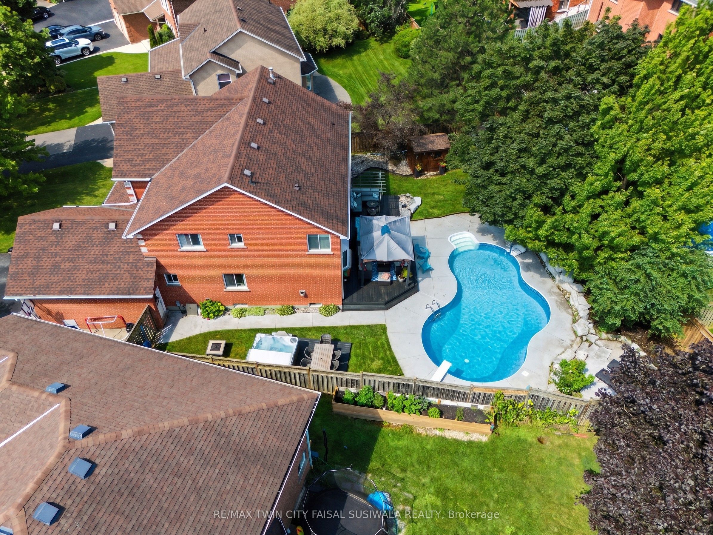 18 Gowinlock Court, Cambridge, ON N1T 1N2 photo 3