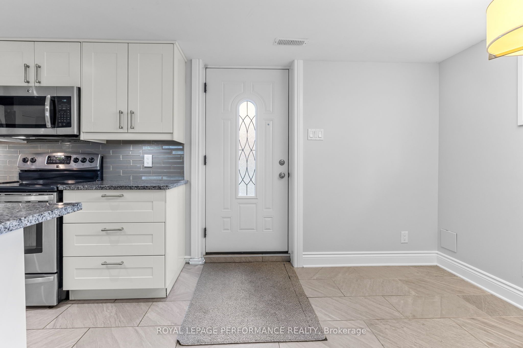3B Birchwood Drive, Cityview - Parkwoods Hills - Rideau Shore, ON K2E 5S7 photo 3