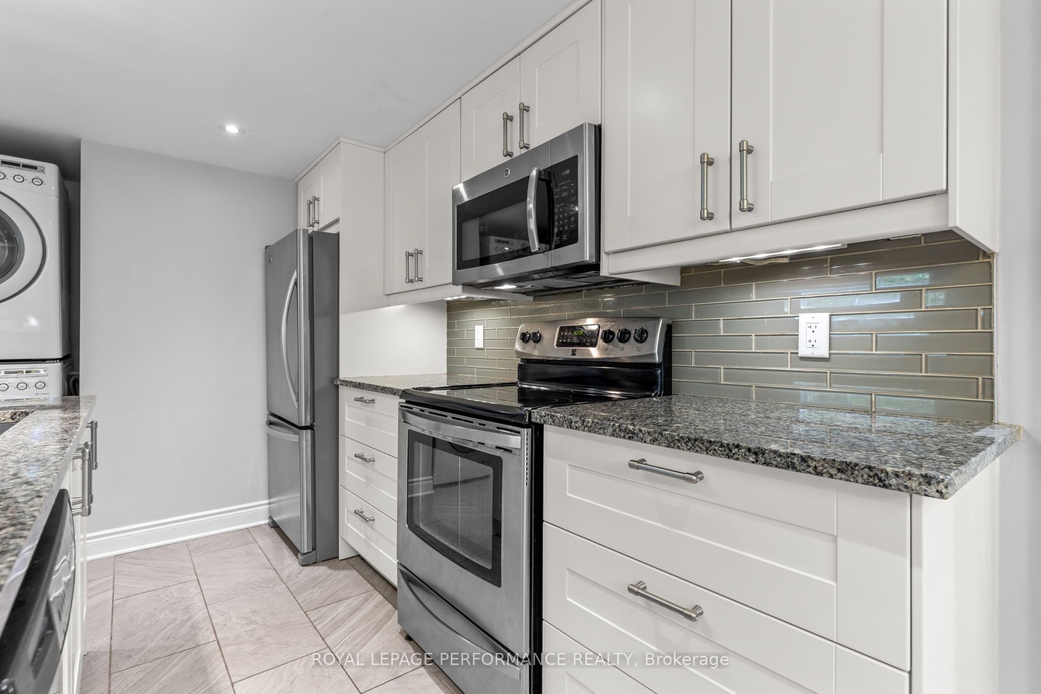 3B Birchwood Drive, Cityview - Parkwoods Hills - Rideau Shore, ON K2E 5S7 photo 5