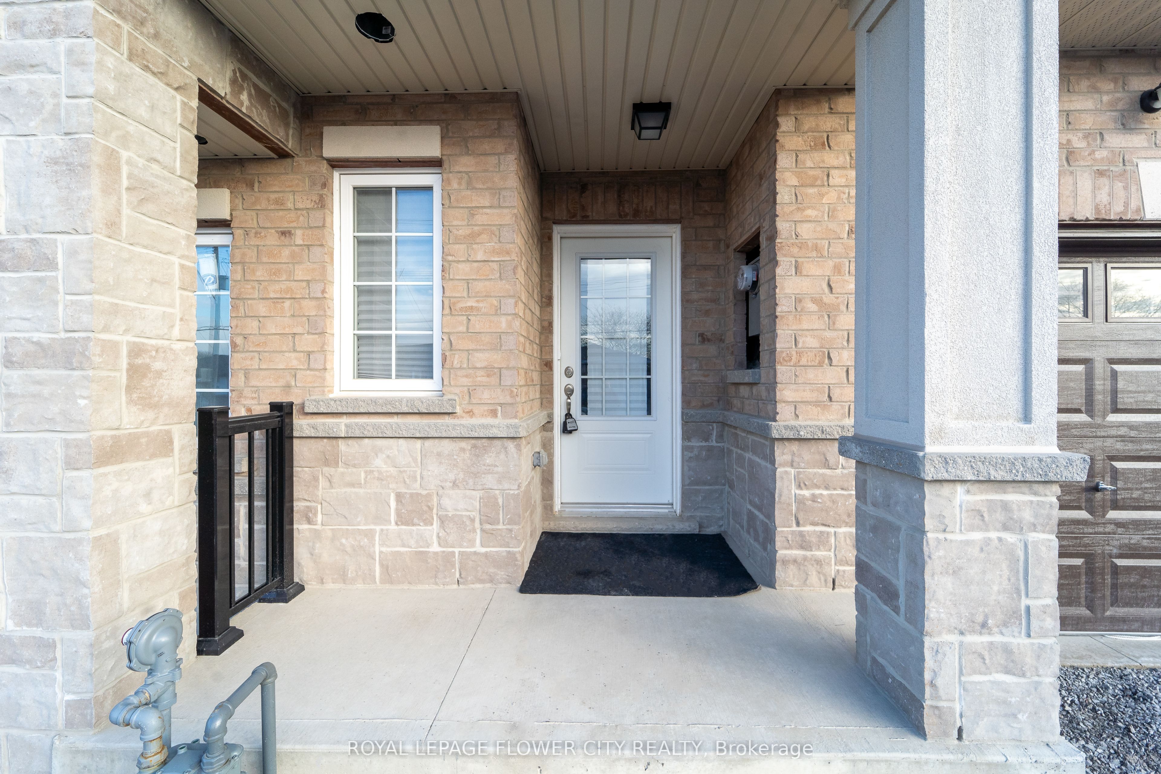 413 16th Street E, Hamilton, ON L9A 4K4 photo 2