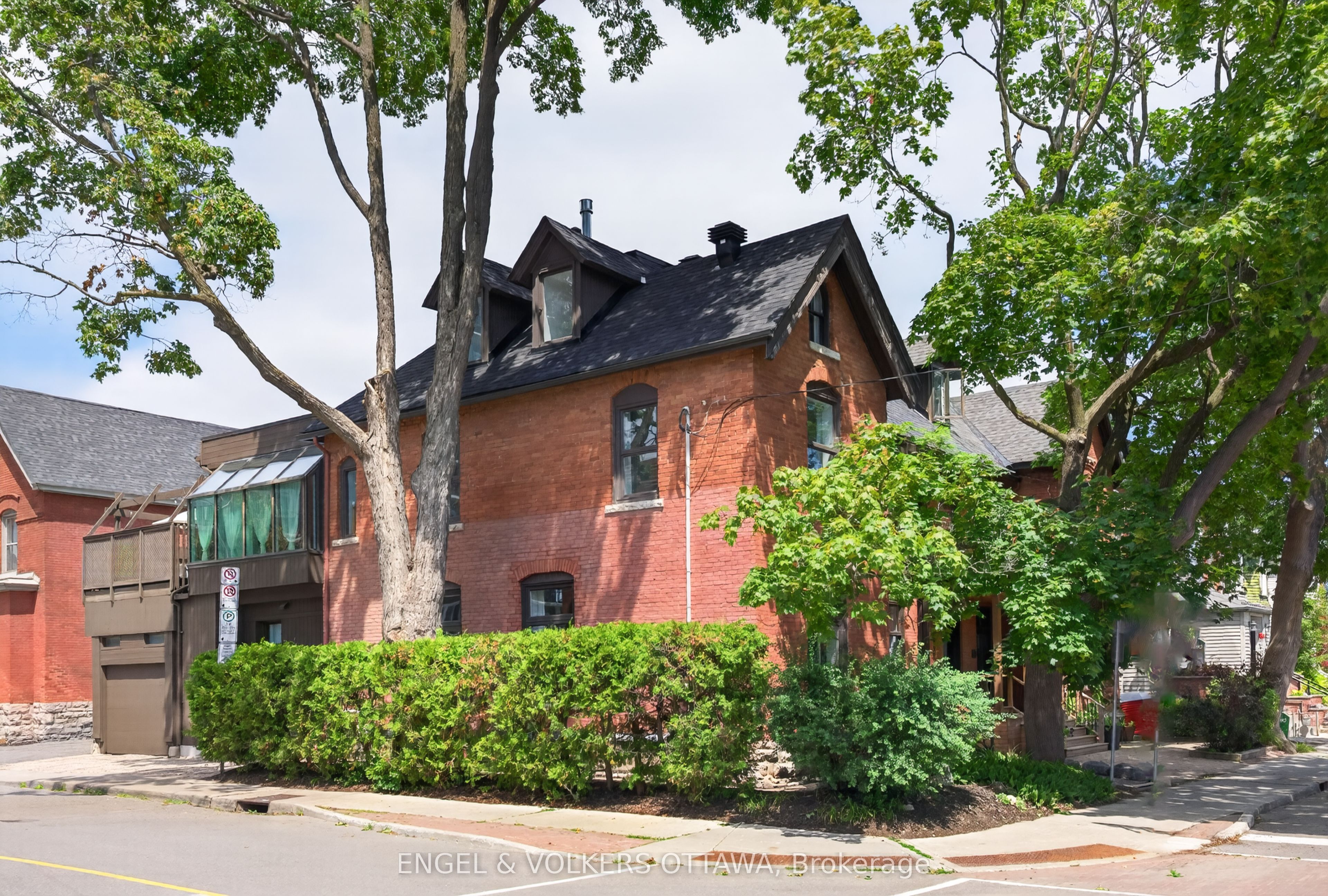 73 Gilmour Street, Ottawa Centre, ON K2P 0N1 photo 2