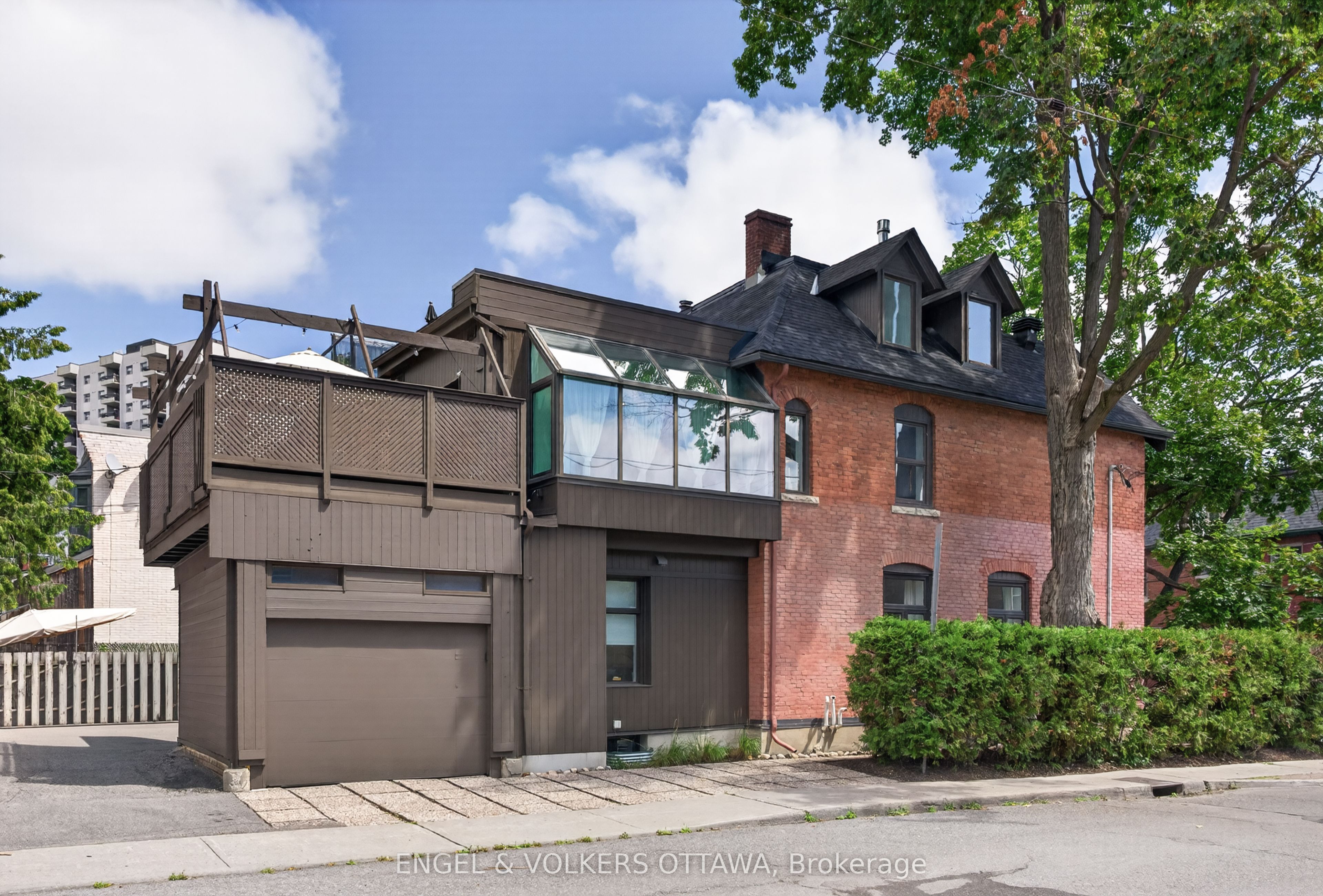 73 Gilmour Street, Ottawa Centre, ON K2P 0N1 photo 3