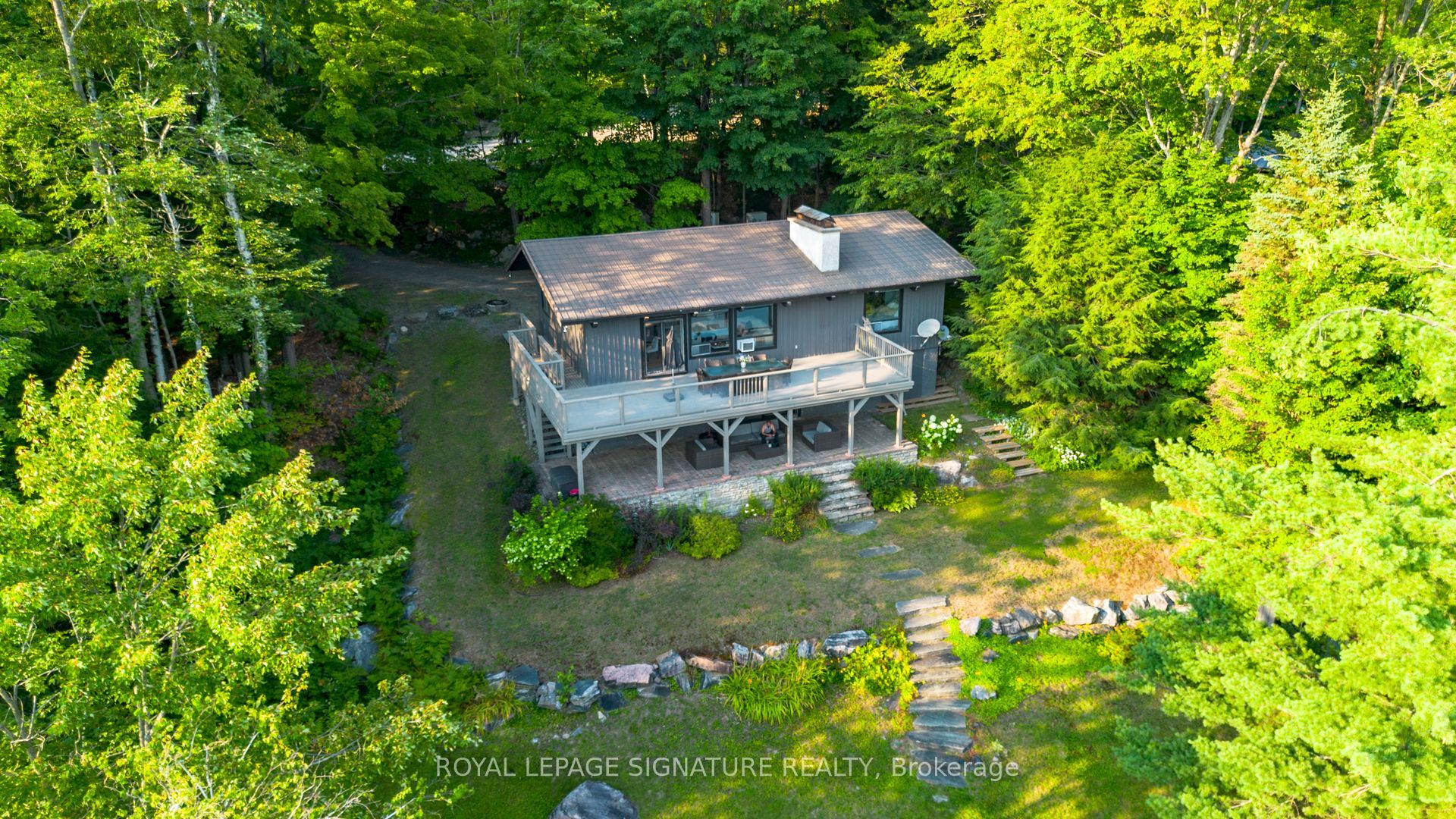 1216 Hamills Point Road, Muskoka Lakes, ON P0B 1J0 photo 2