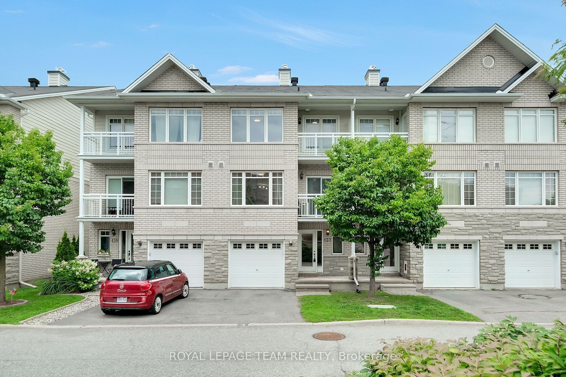 137 Corinth Private, Cityview - Parkwoods Hills - Rideau Shore, ON K2E 0A8