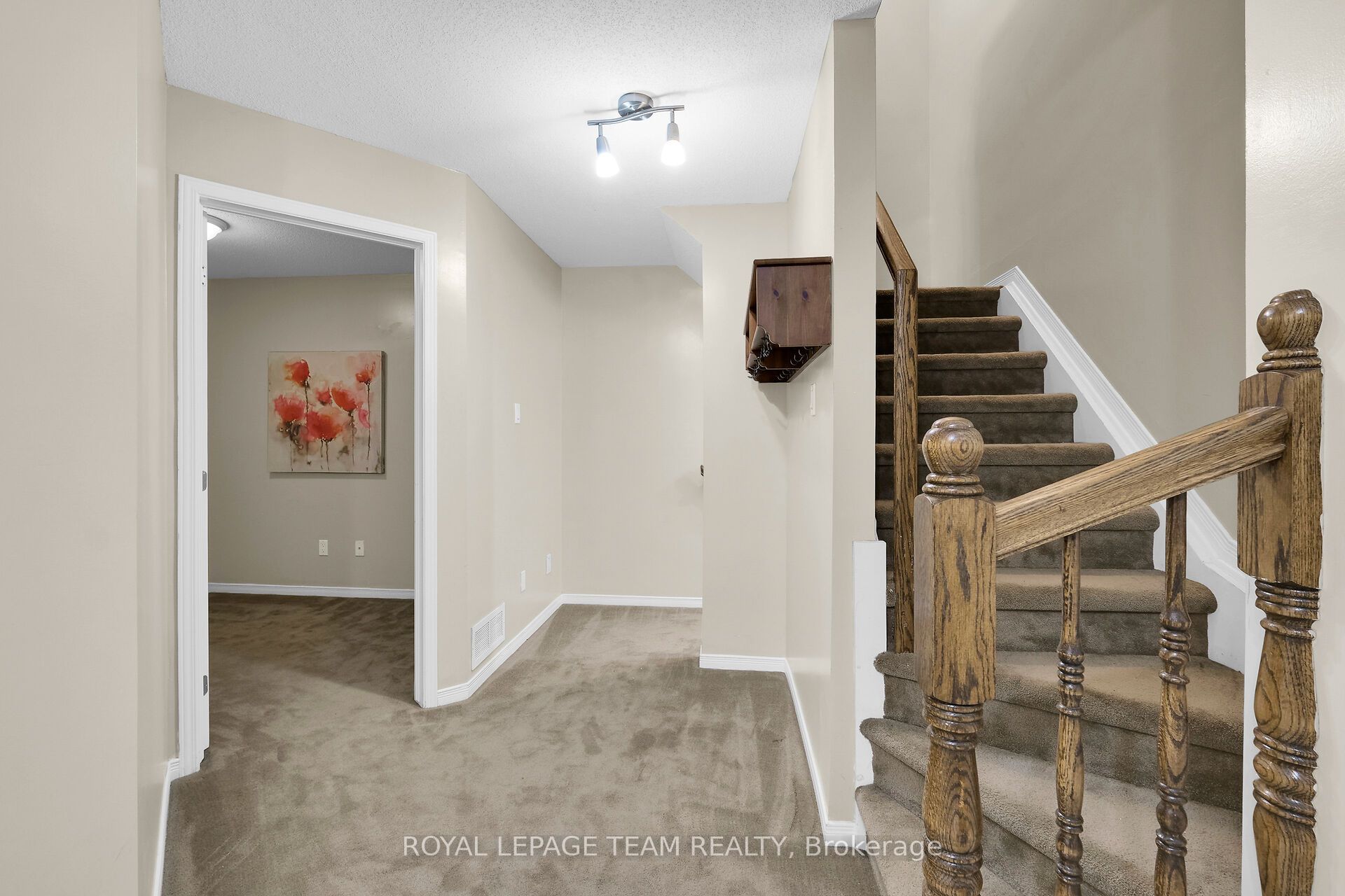 137 Corinth Private, Cityview - Parkwoods Hills - Rideau Shore, ON K2E 0A8 photo 4