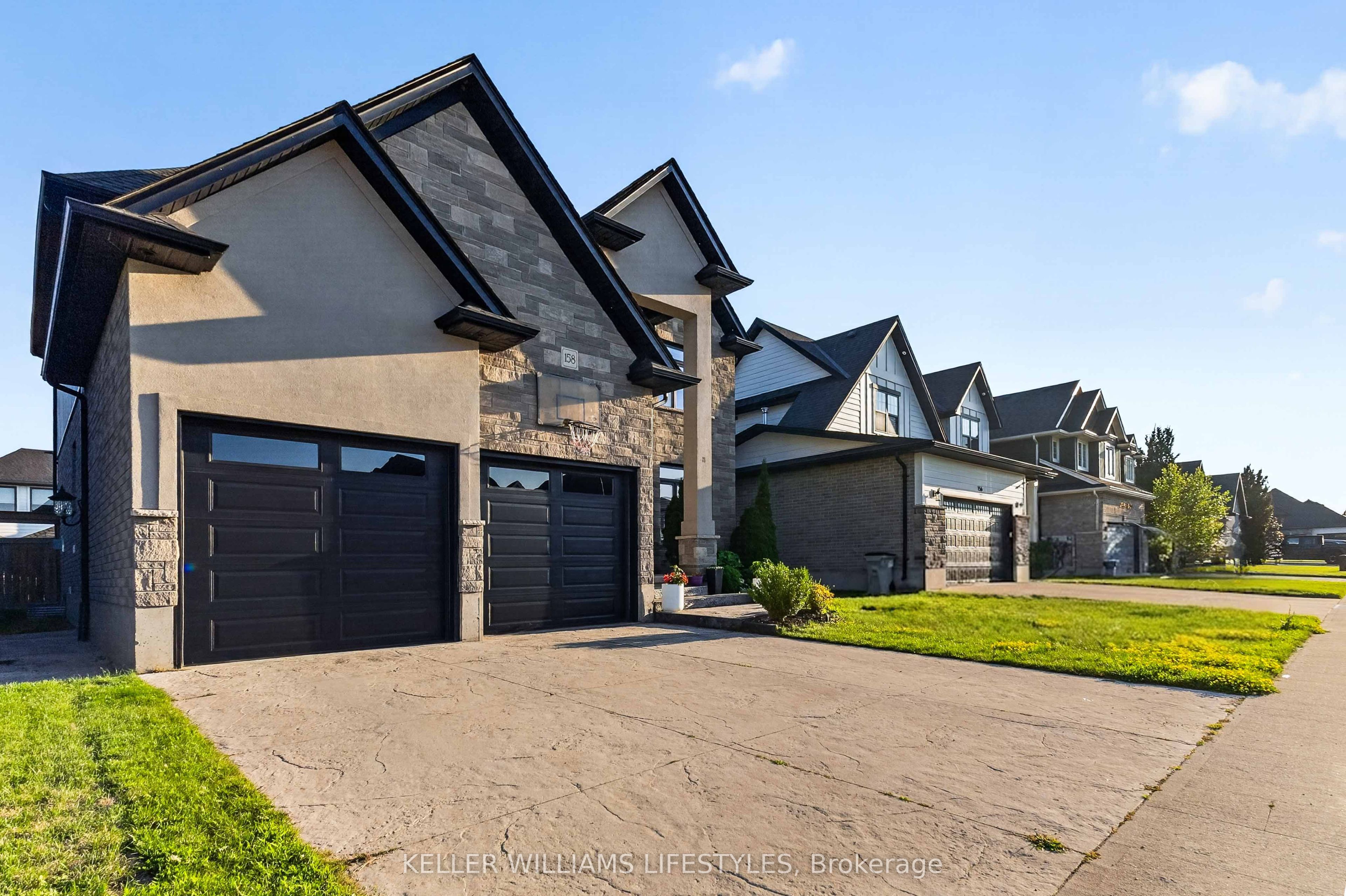 158 Acton Street, Strathroy-Caradoc, ON N7G 0C7 photo 3