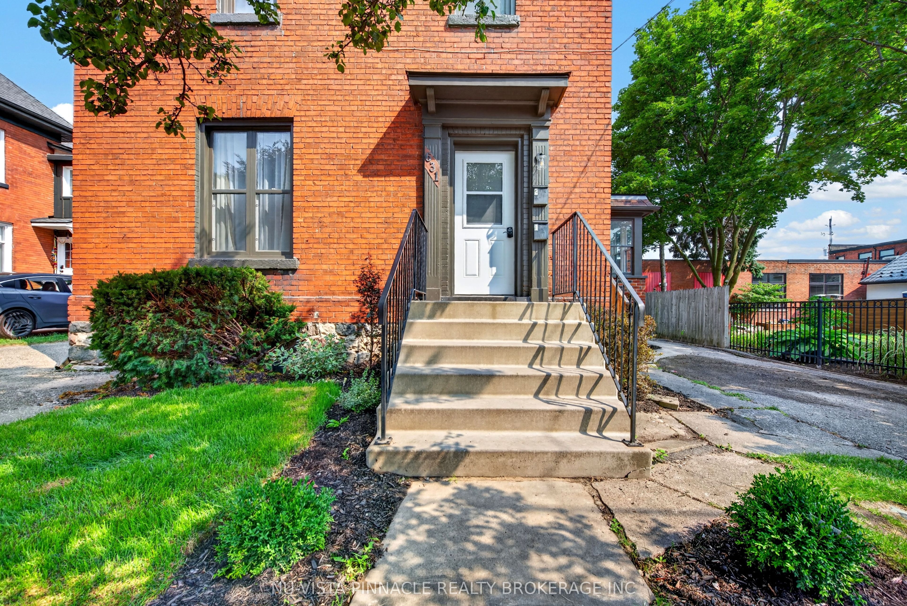 631 Peel Street, Woodstock, ON N4S 1K9 photo 3