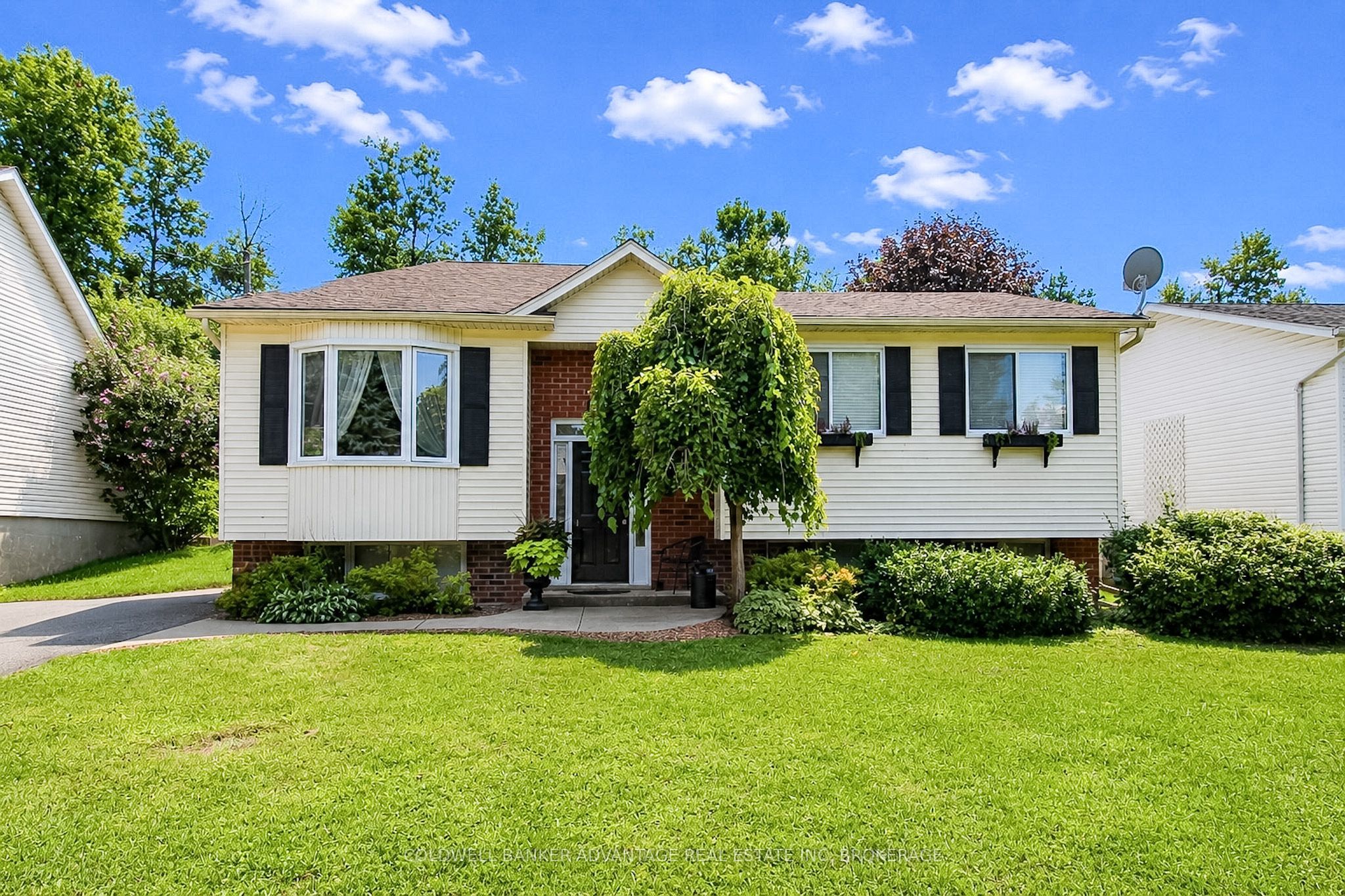 3373 Grove Avenue N, Fort Erie, ON L0S 1N0 photo 2