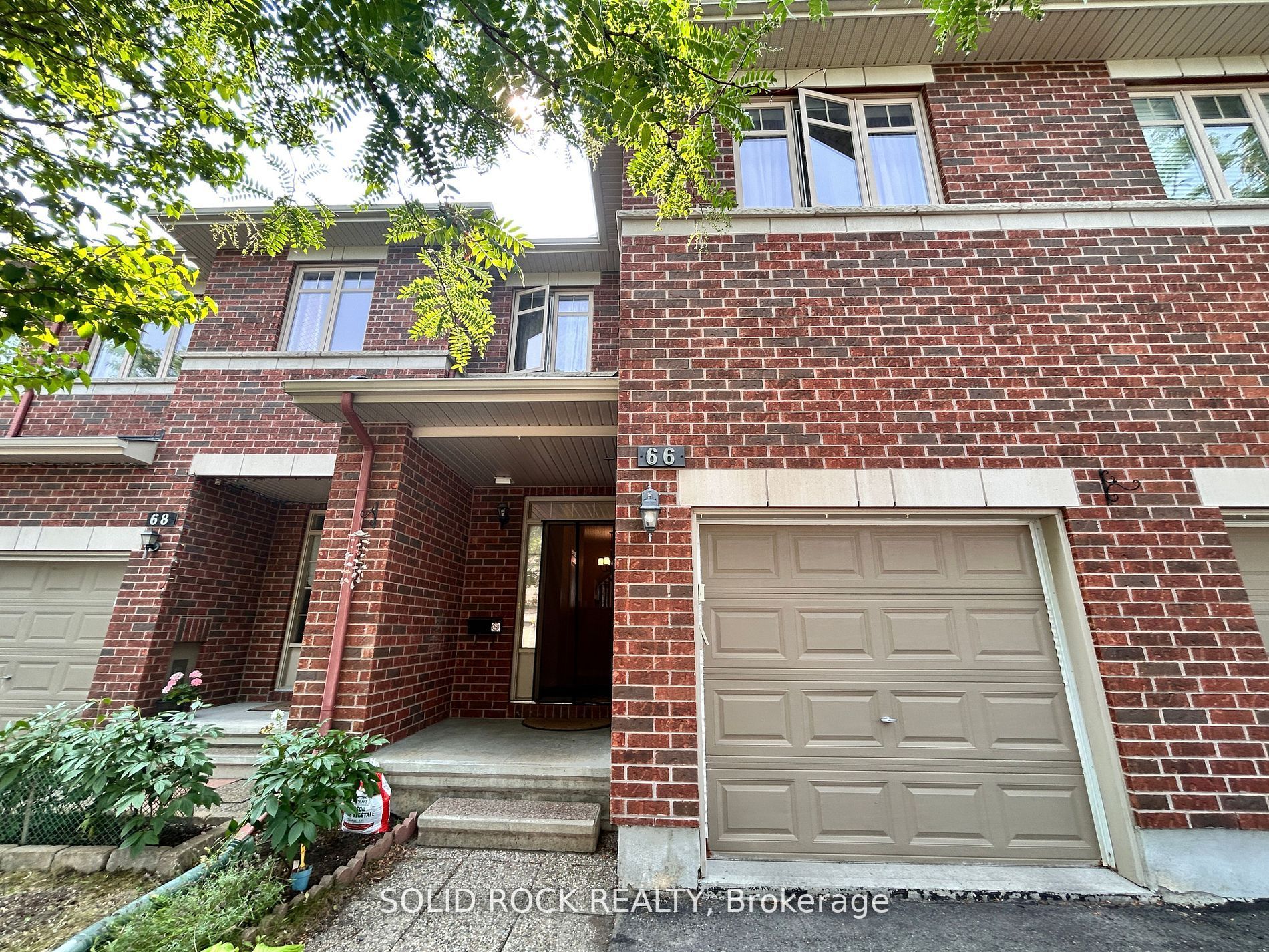 66 Madelon Drive, Barrhaven, ON K2J 5C5