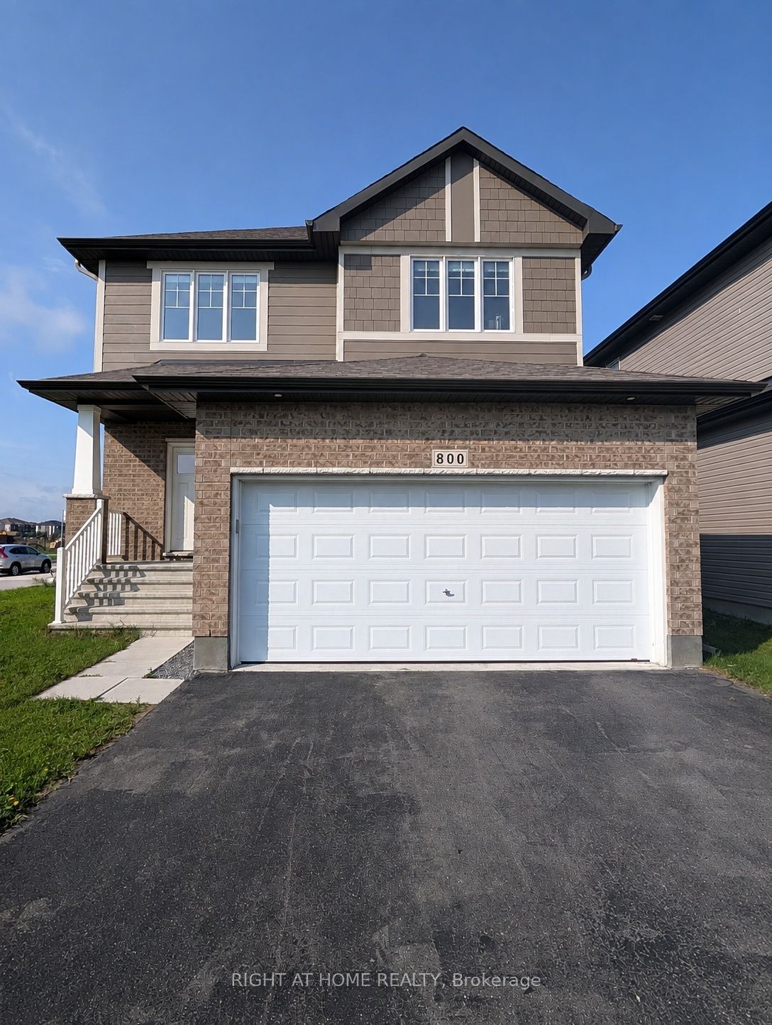 800 Paseana Place, Kanata, ON K2V 0P7