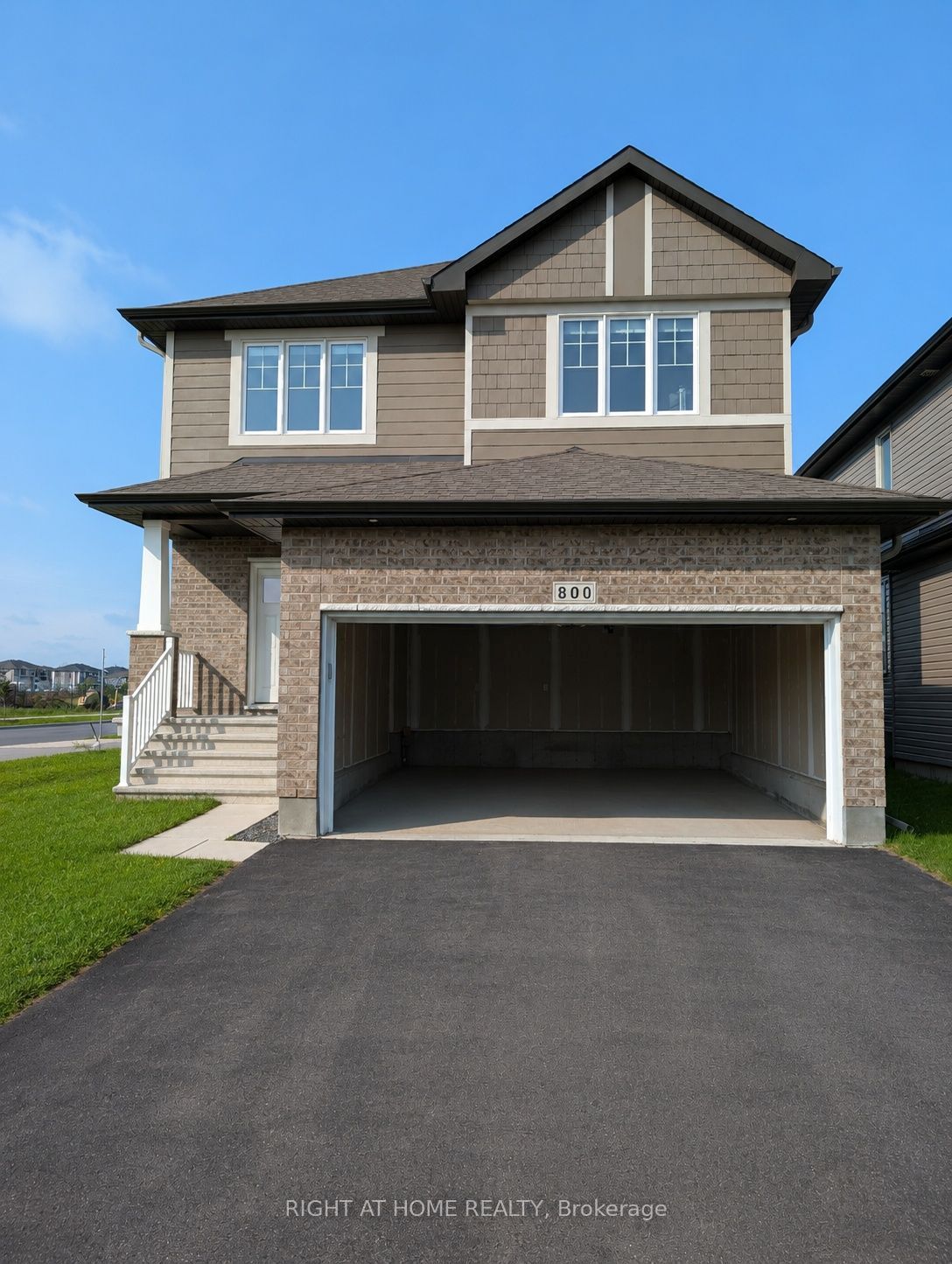 800 Paseana Place, Kanata, ON K2V 0P7 photo 2