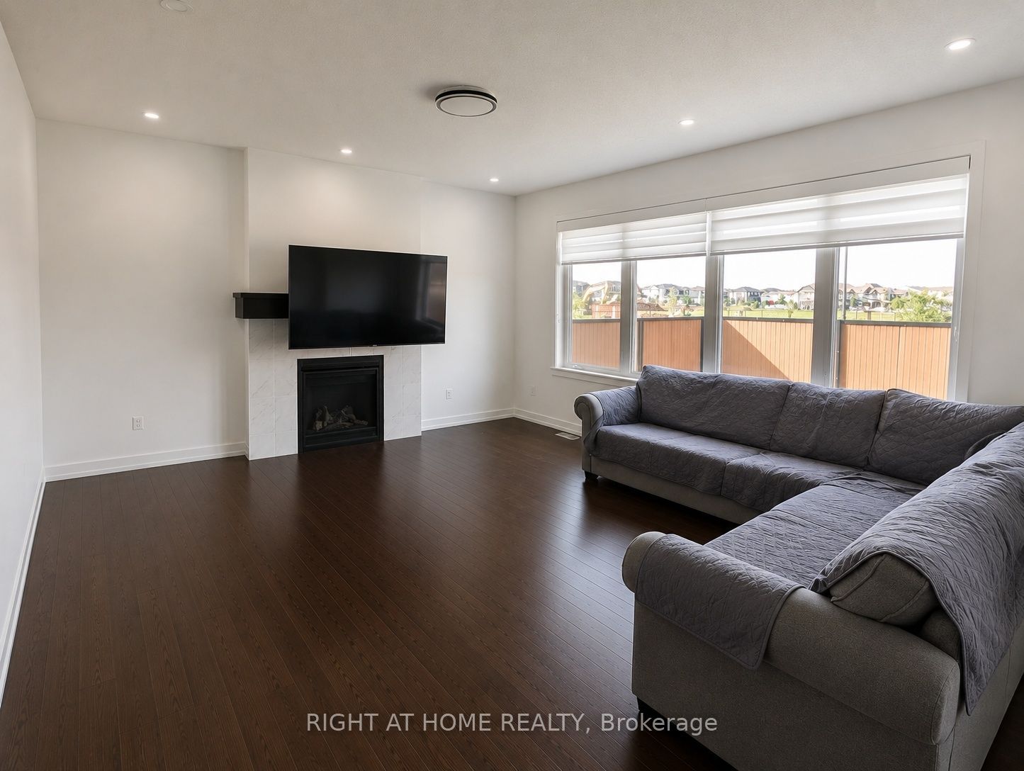 800 Paseana Place, Kanata, ON K2V 0P7 photo 3