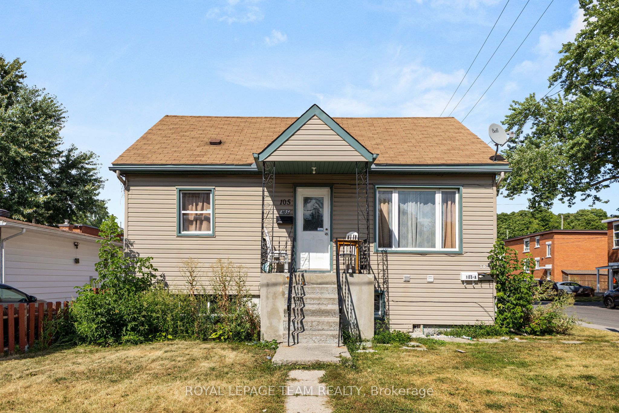 105 Jolliet Avenue, Vanier and Kingsview Park, ON K1L 5H1 photo 2
