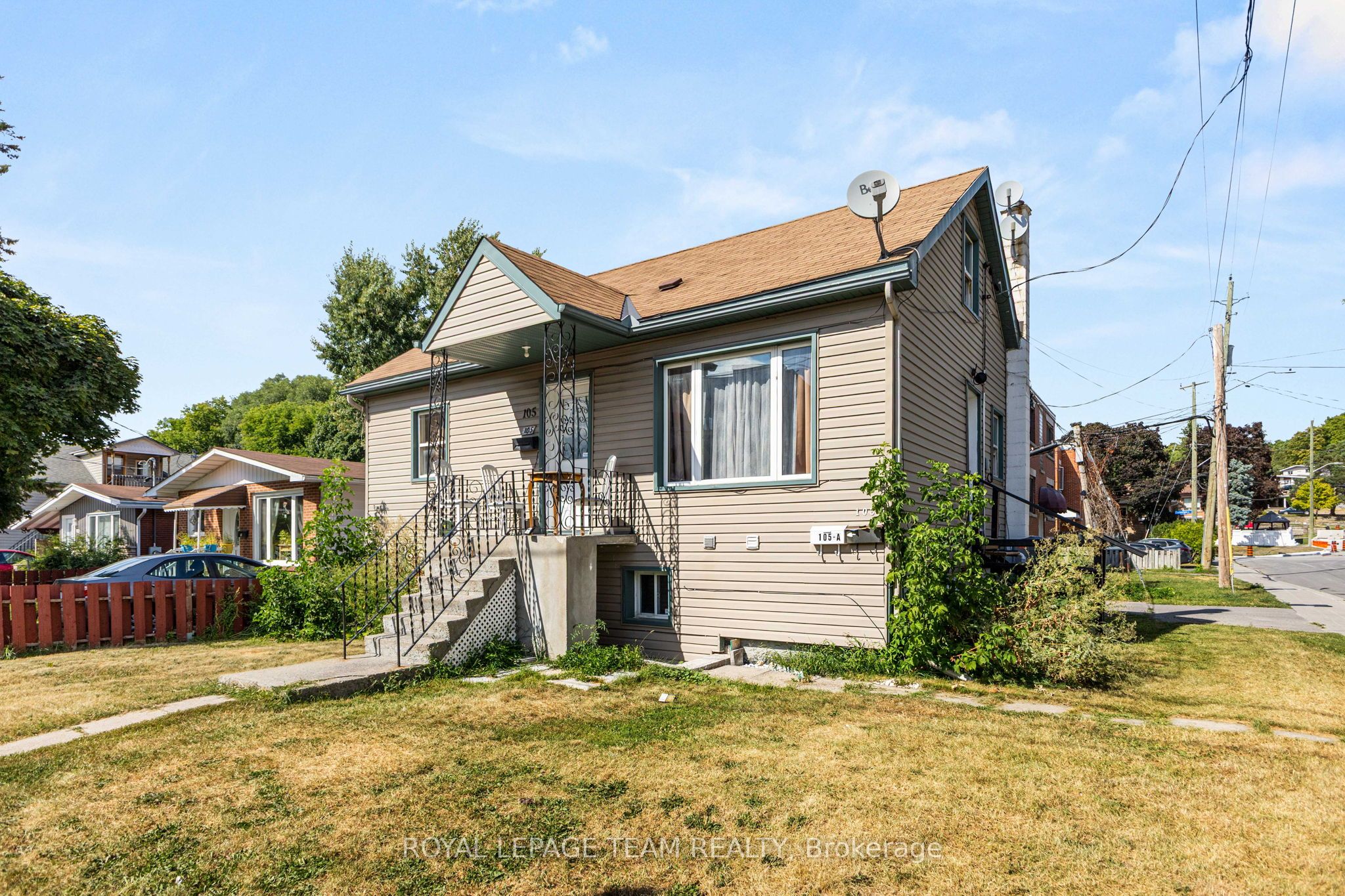 105 Jolliet Avenue, Vanier and Kingsview Park, ON K1L 5H1 photo 3