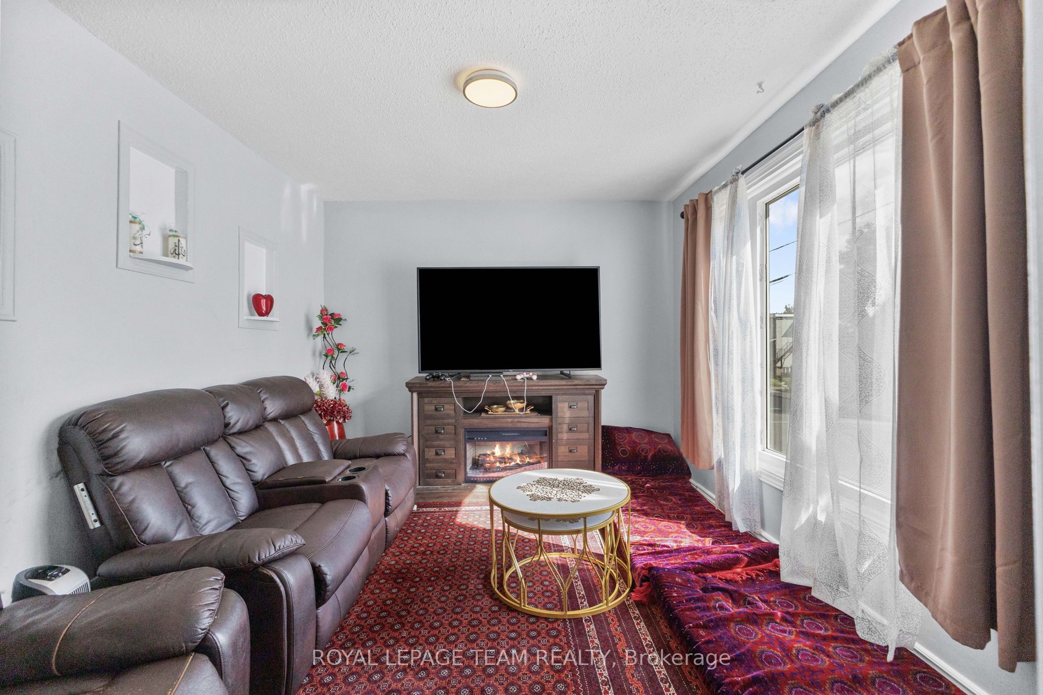 105 Jolliet Avenue, Vanier and Kingsview Park, ON K1L 5H1 photo 5