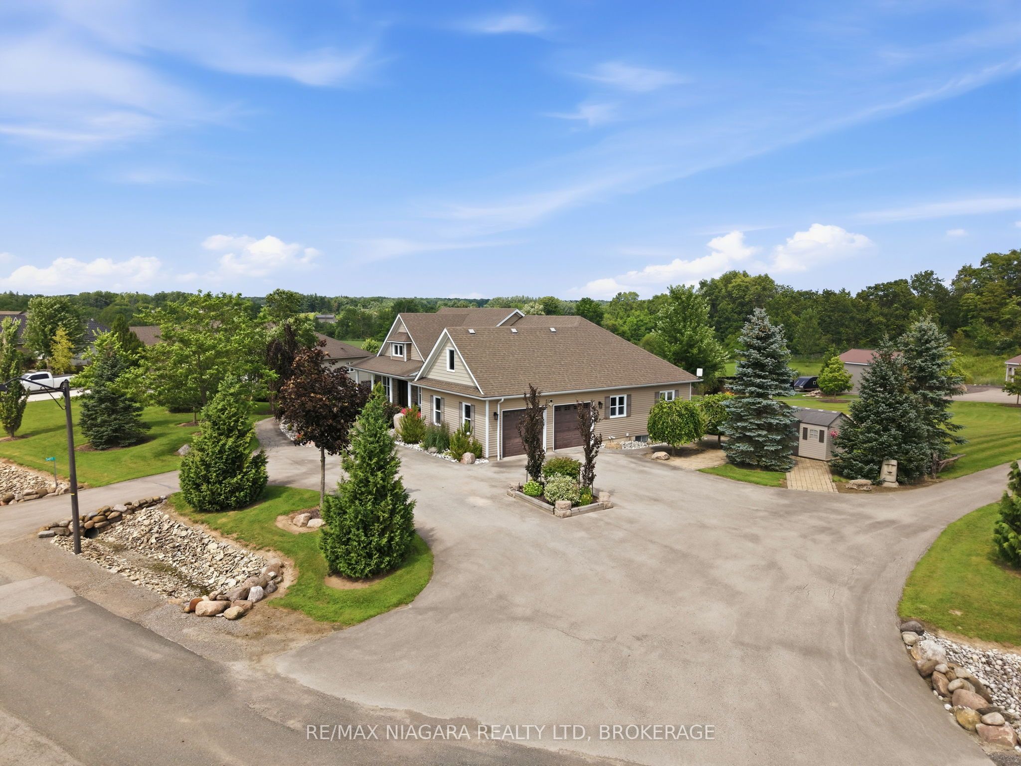 5477 Attema Crescent, West Lincoln, ON L0R 1Y0 photo 2