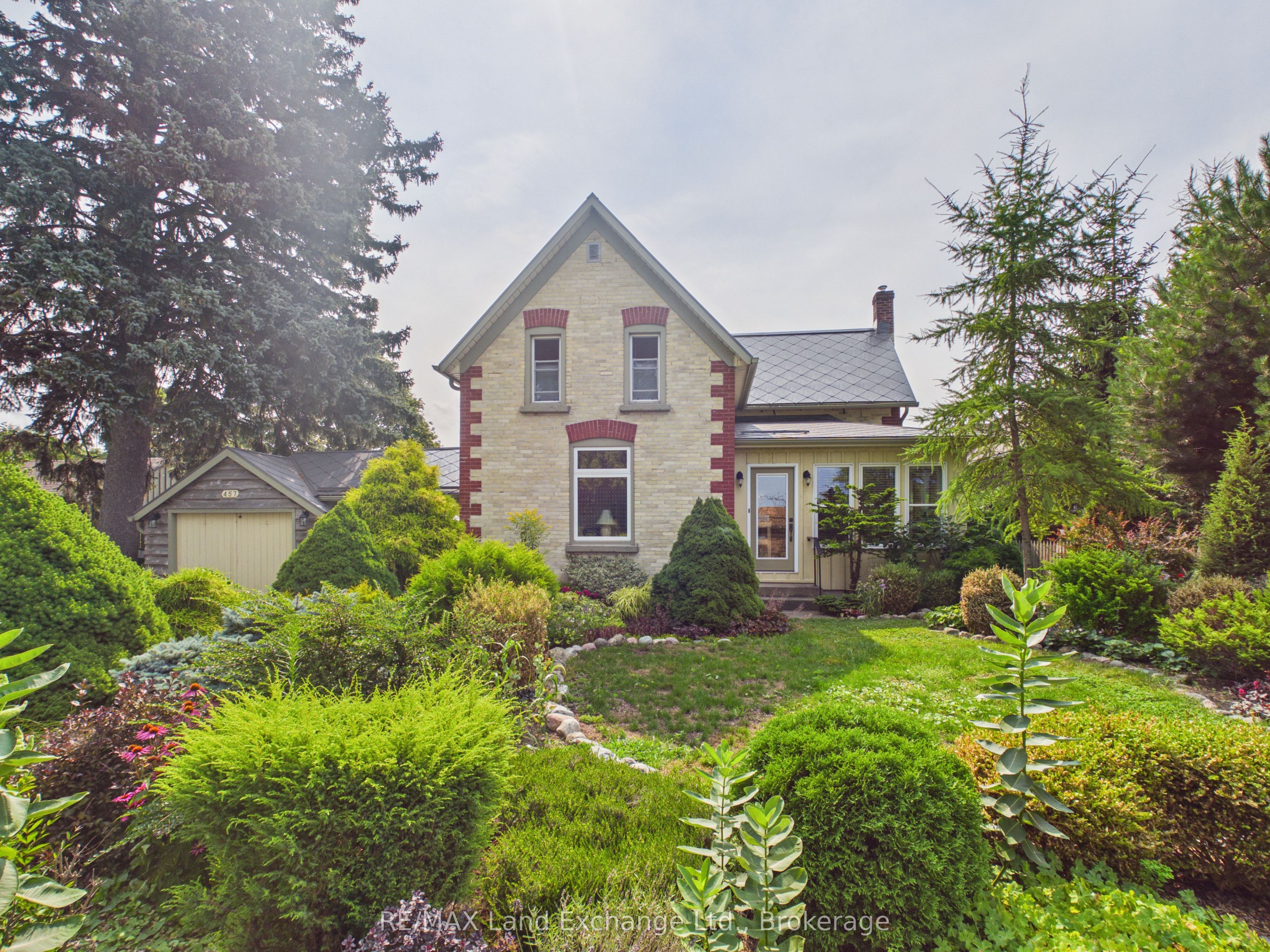 457 N Penetangore Row S, Kincardine, ON N2Z 2J7