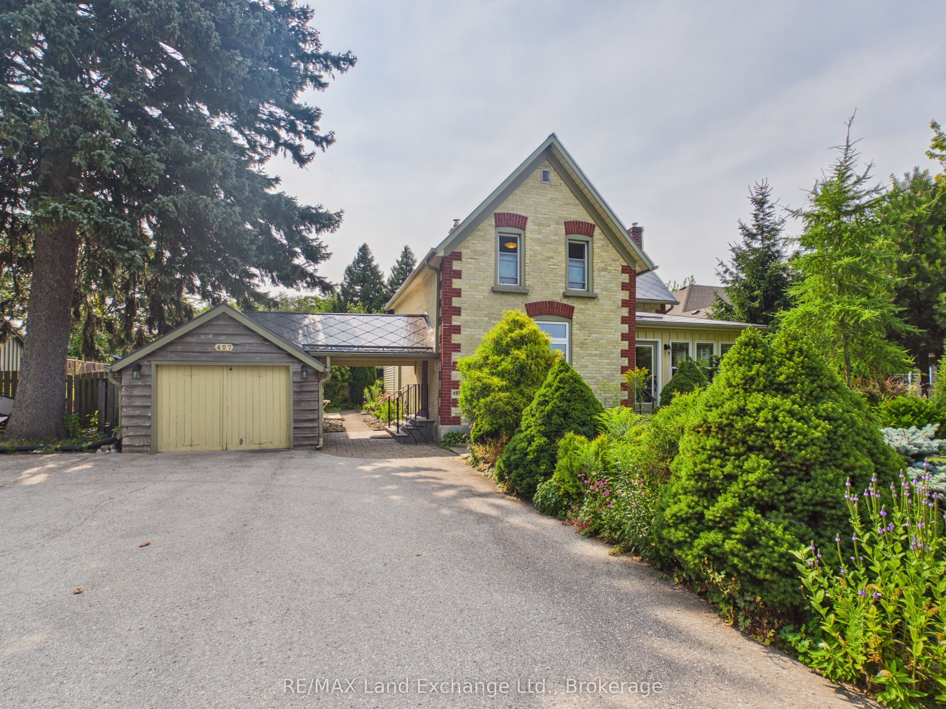 457 N Penetangore Row S, Kincardine, ON N2Z 2J7 photo 2