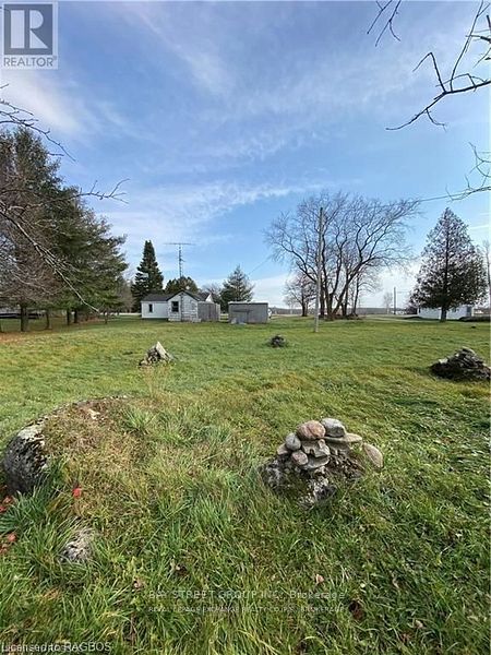 150 DRIVE-IN Crescent, Georgian Bluffs, ON N4K 5N7 photo 2