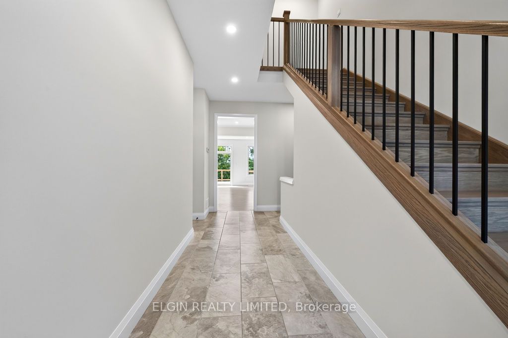 49 Royal Dornoch Drive 15, St. Thomas, ON N5R 0P4 photo 3