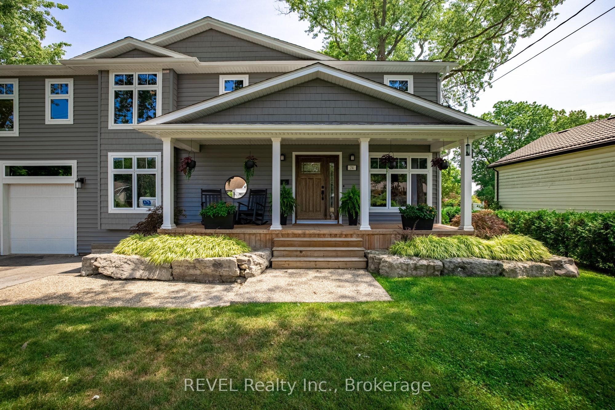 74 Montgomery Road, Welland, ON L3C 2Y3 photo 2