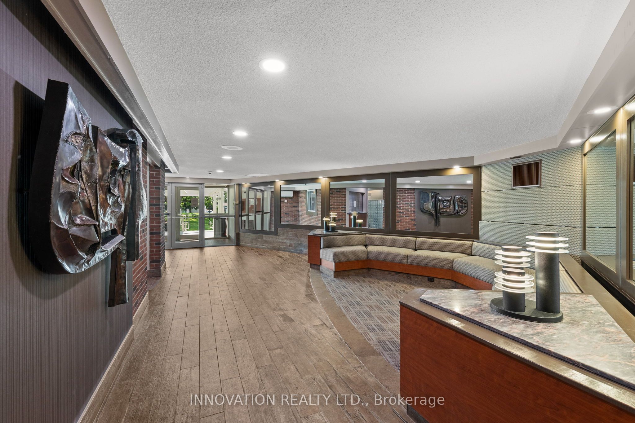 20 Chesterton Drive 1214, Cityview - Parkwoods Hills - Rideau Shore, ON K2E 6Z7 photo 5