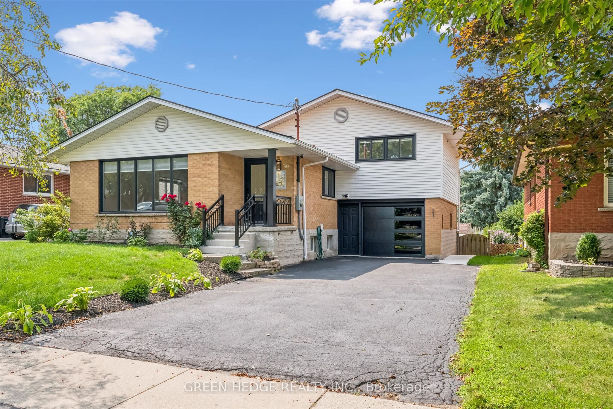 385 Village Crescent, Kitchener, ON N2M 4V2 photo 2