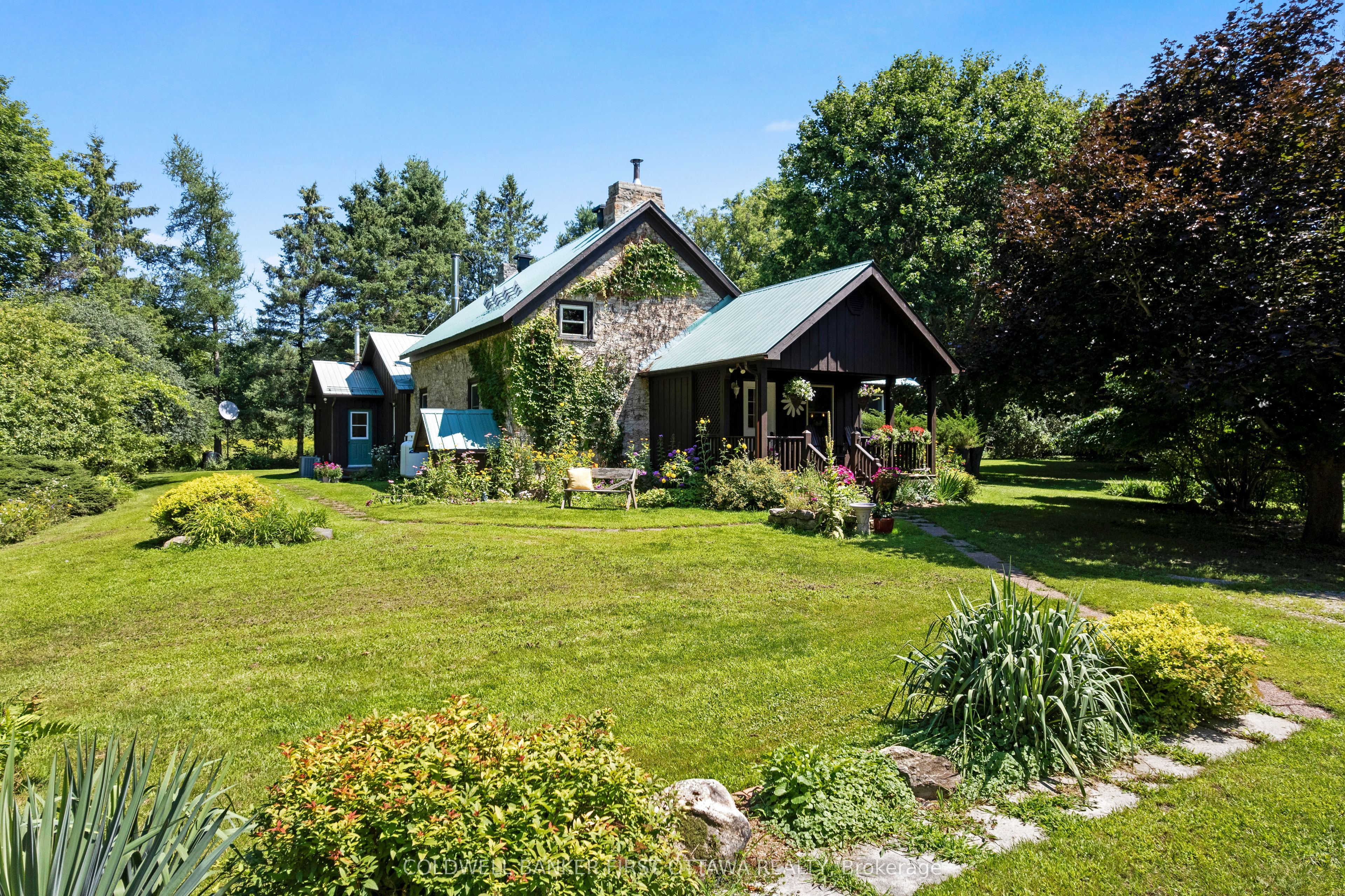 340 North Burgess 8th Concession, Tay Valley, ON K7H 0E5