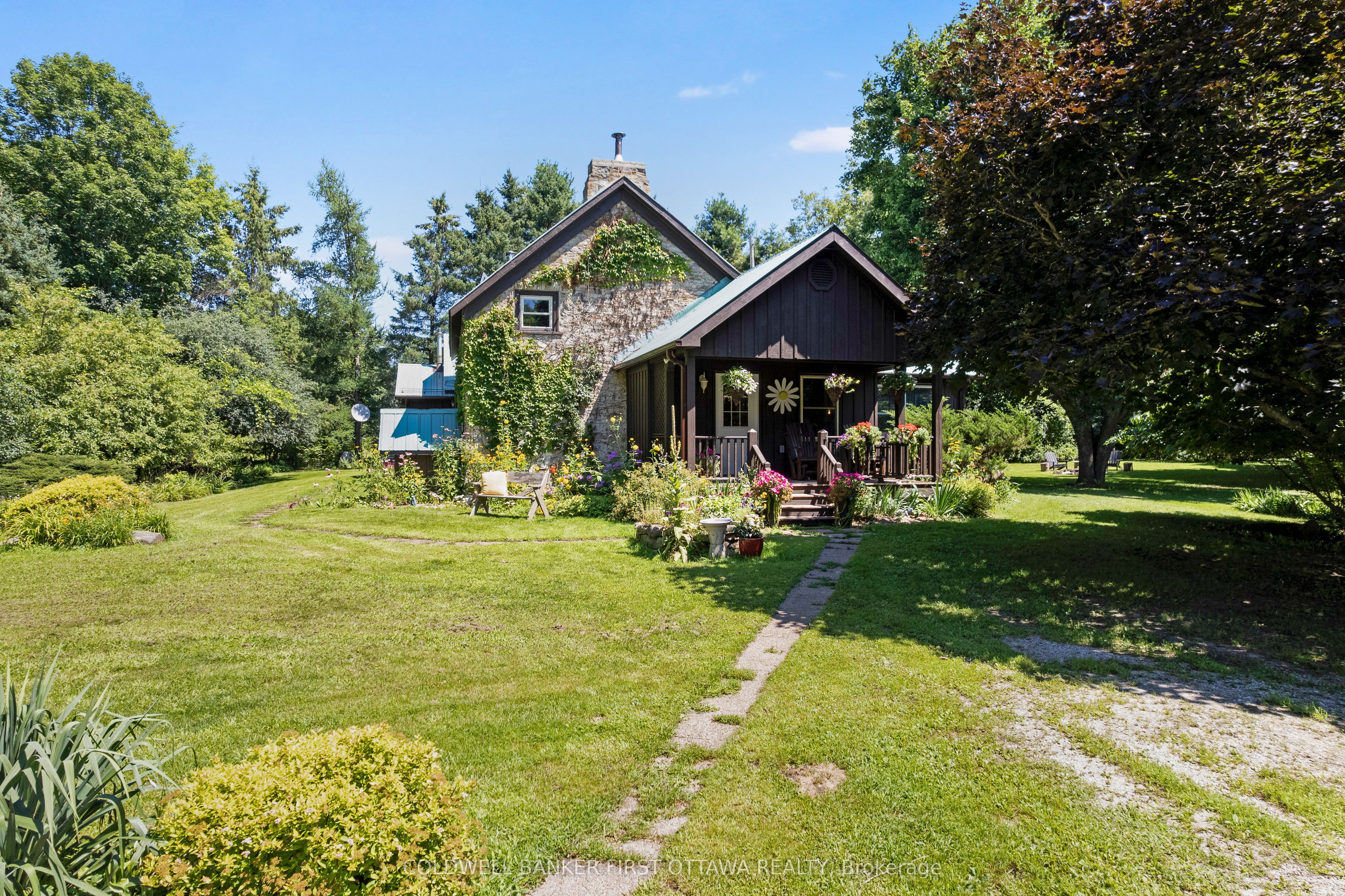 340 North Burgess 8th Concession, Tay Valley, ON K7H 0E5 photo 5