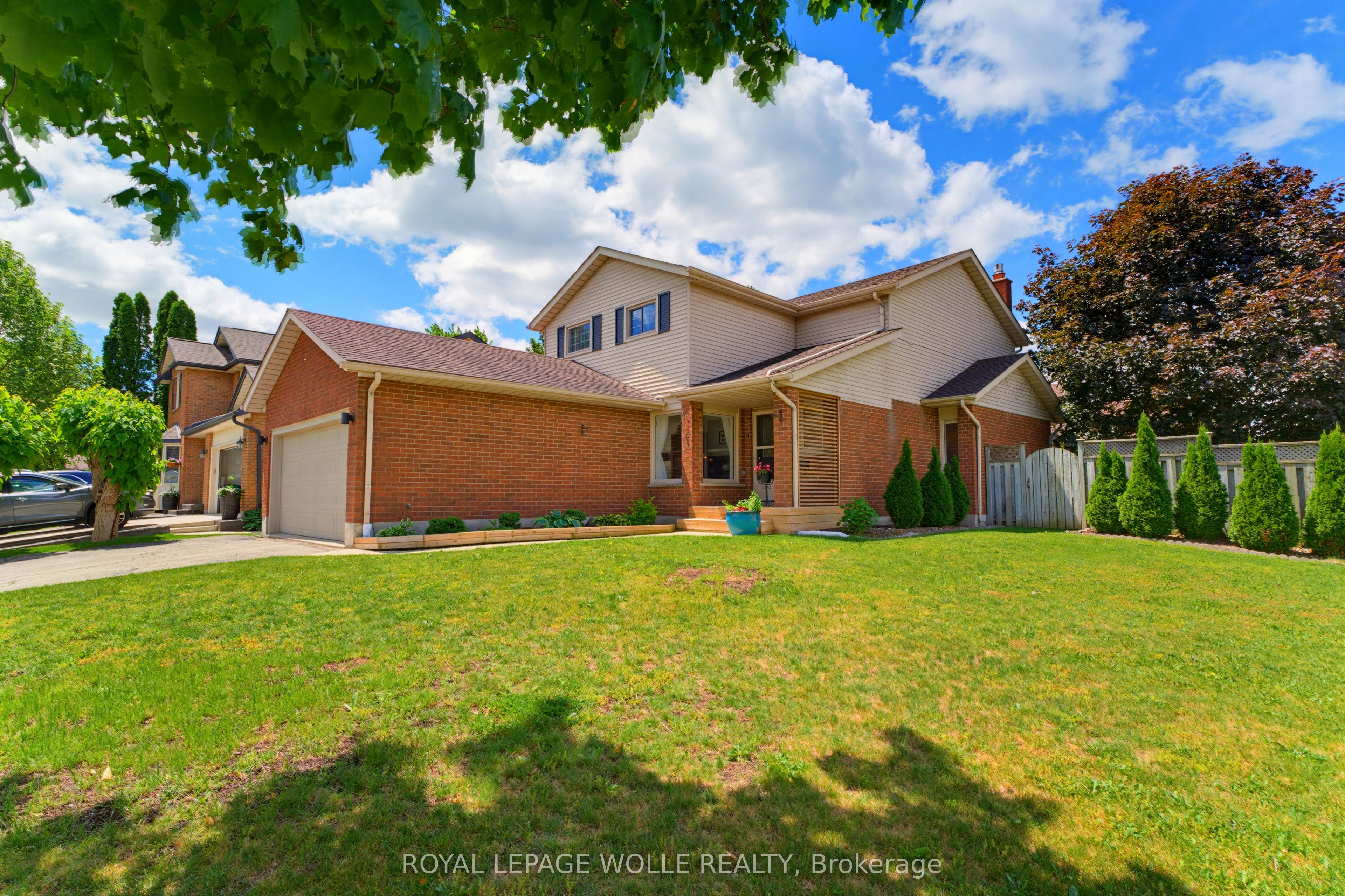 3 Alona Avenue, Cambridge, ON N3C 3Y5