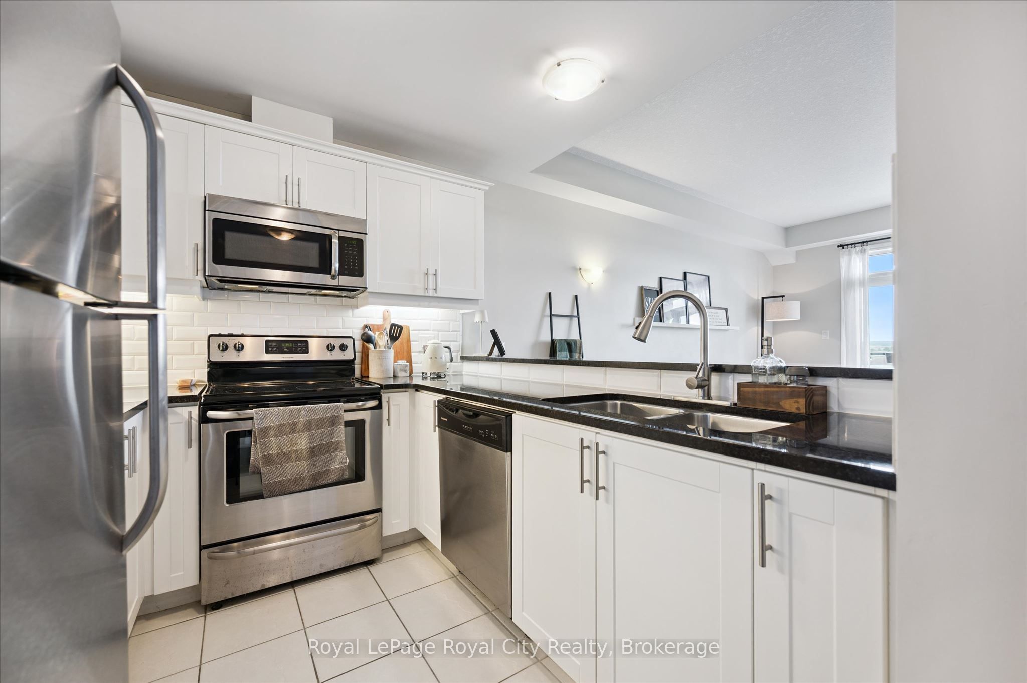 2 Colonial Drive 403, Guelph, ON N1L 0K8
