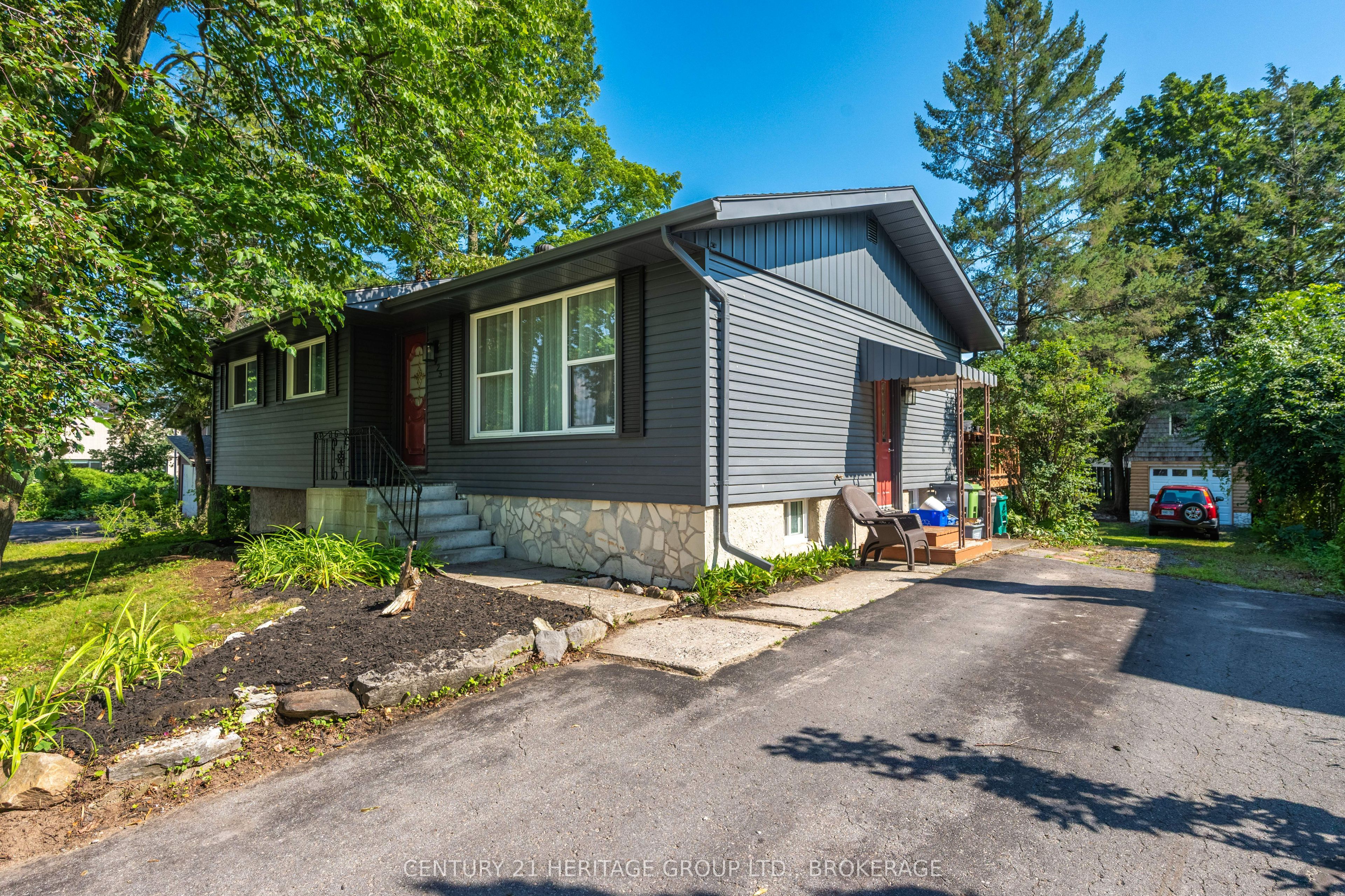 925 Woodbine Road, Kingston, ON K7P 2X4 photo 2