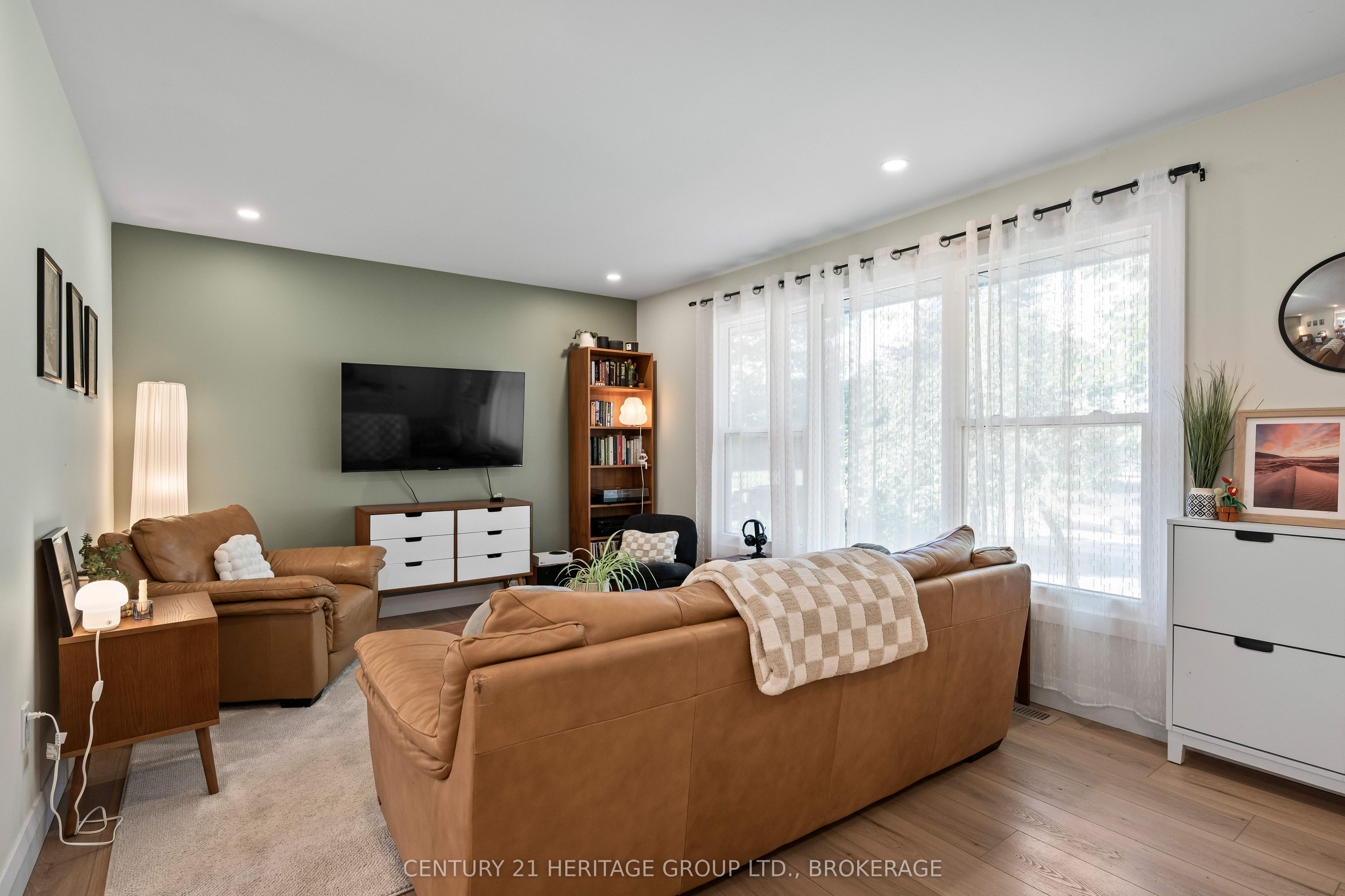 925 Woodbine Road, Kingston, ON K7P 2X4 photo 4