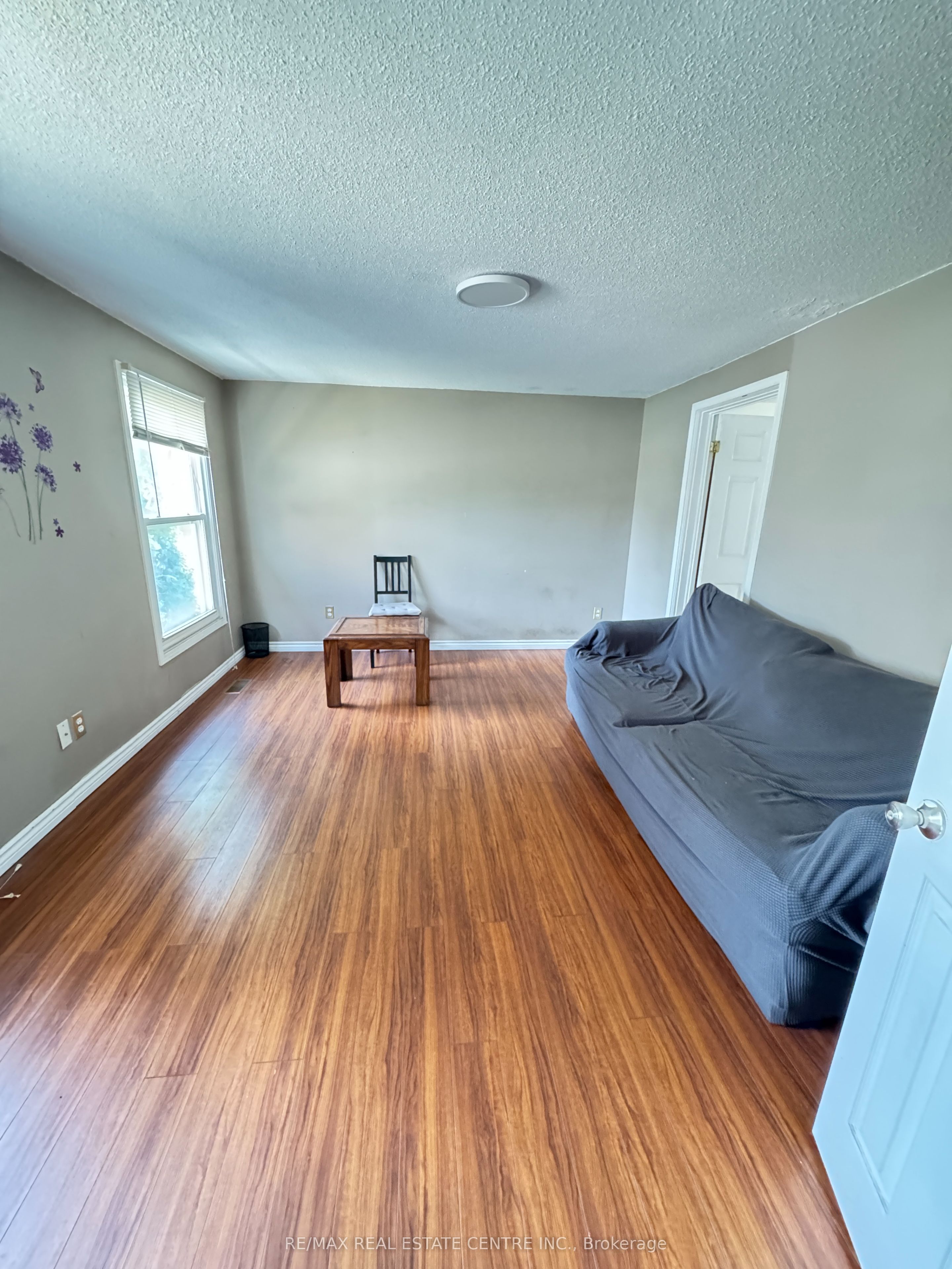 129 KORTRIGHT Road W, Guelph, ON N1G 3N9 photo 2
