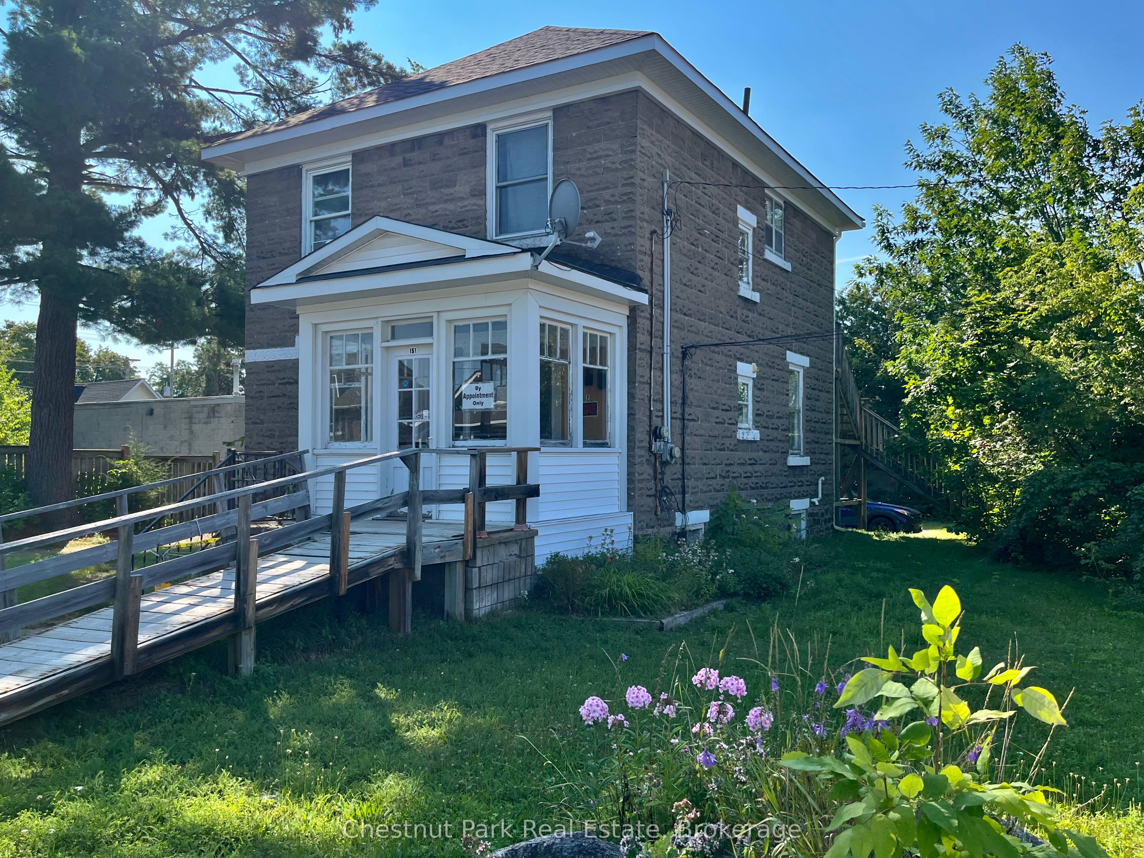 151 Royal Street, Gravenhurst, ON P1P 1H5