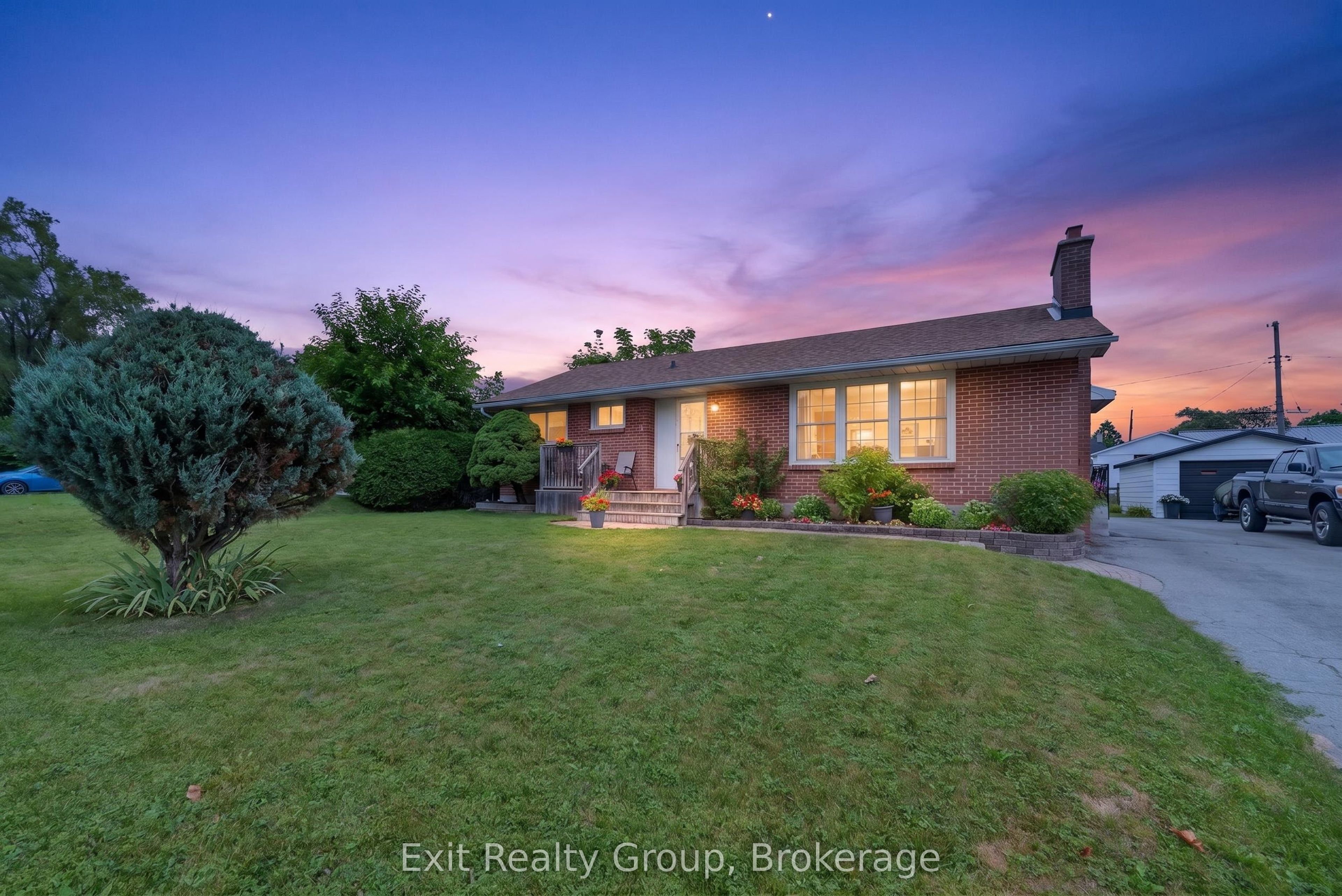 41 Second Avenue, Quinte West, ON K8V 5M5