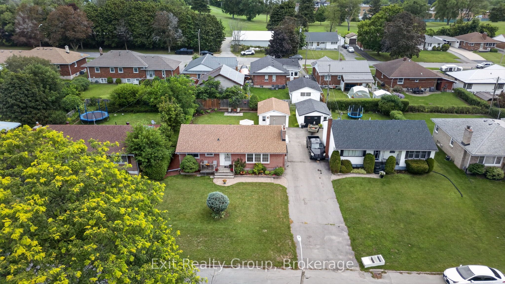 41 Second Avenue, Quinte West, ON K8V 5M5 photo 4