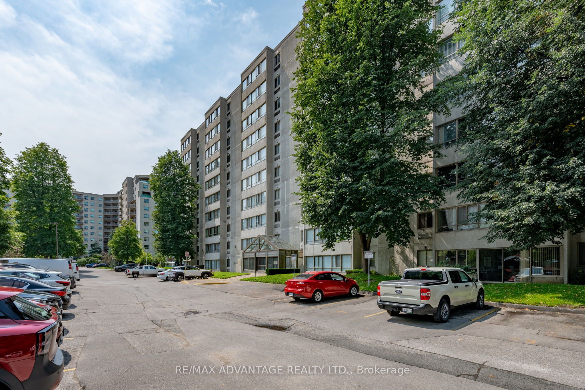 570 Proudfoot Lane 708, London North, ON N6H 4Z1 photo 2
