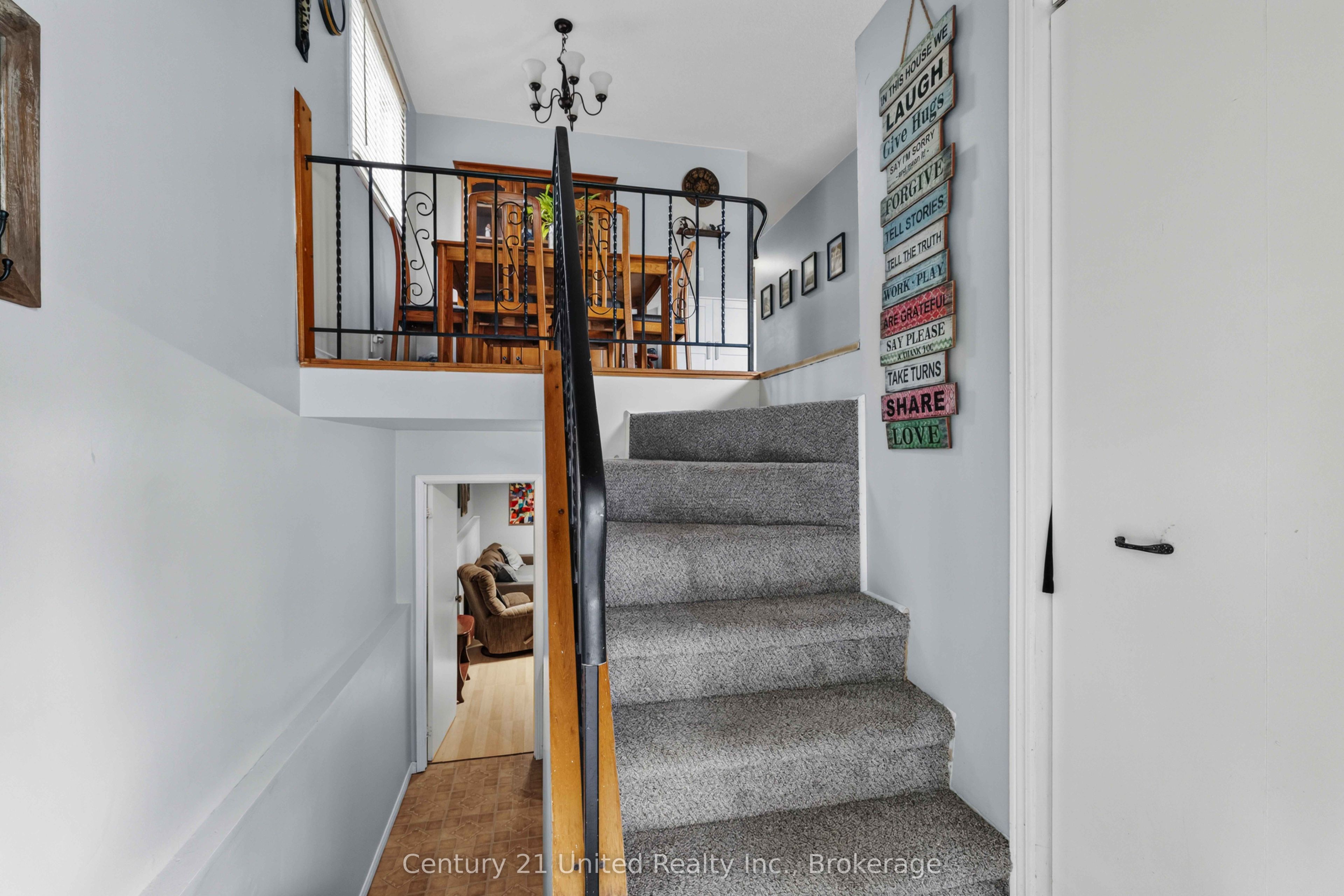 718 Mountain Ash Road, Peterborough, ON K9J 8K1 photo 3