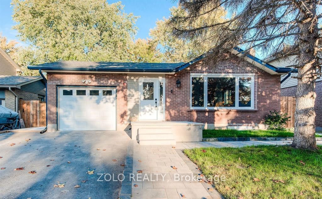 15 Nathaniel Crescent Upper, Kitchener, ON N2P 1L3