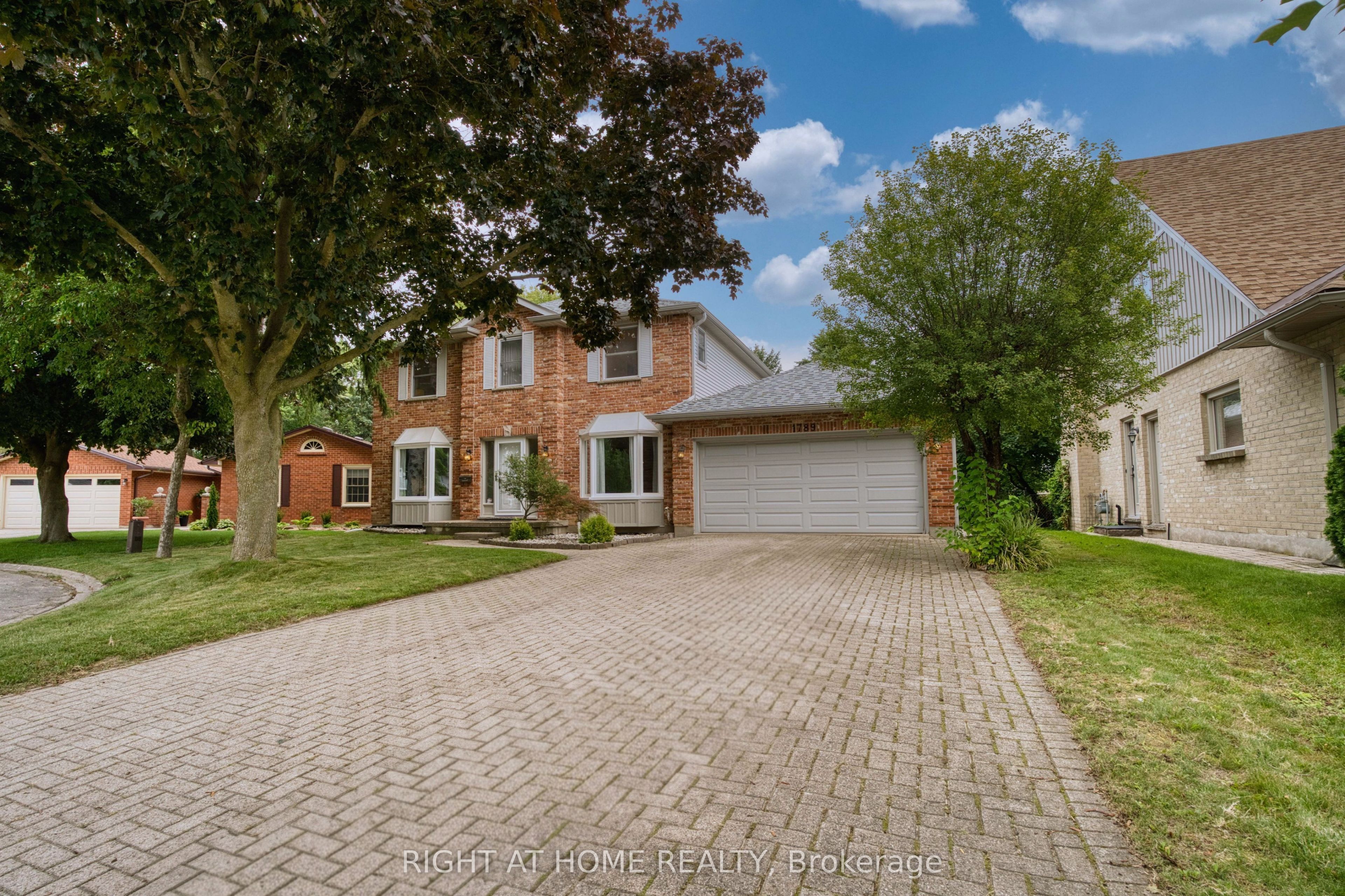 1789 Phillbrook Court, London North, ON N5X 2Z3