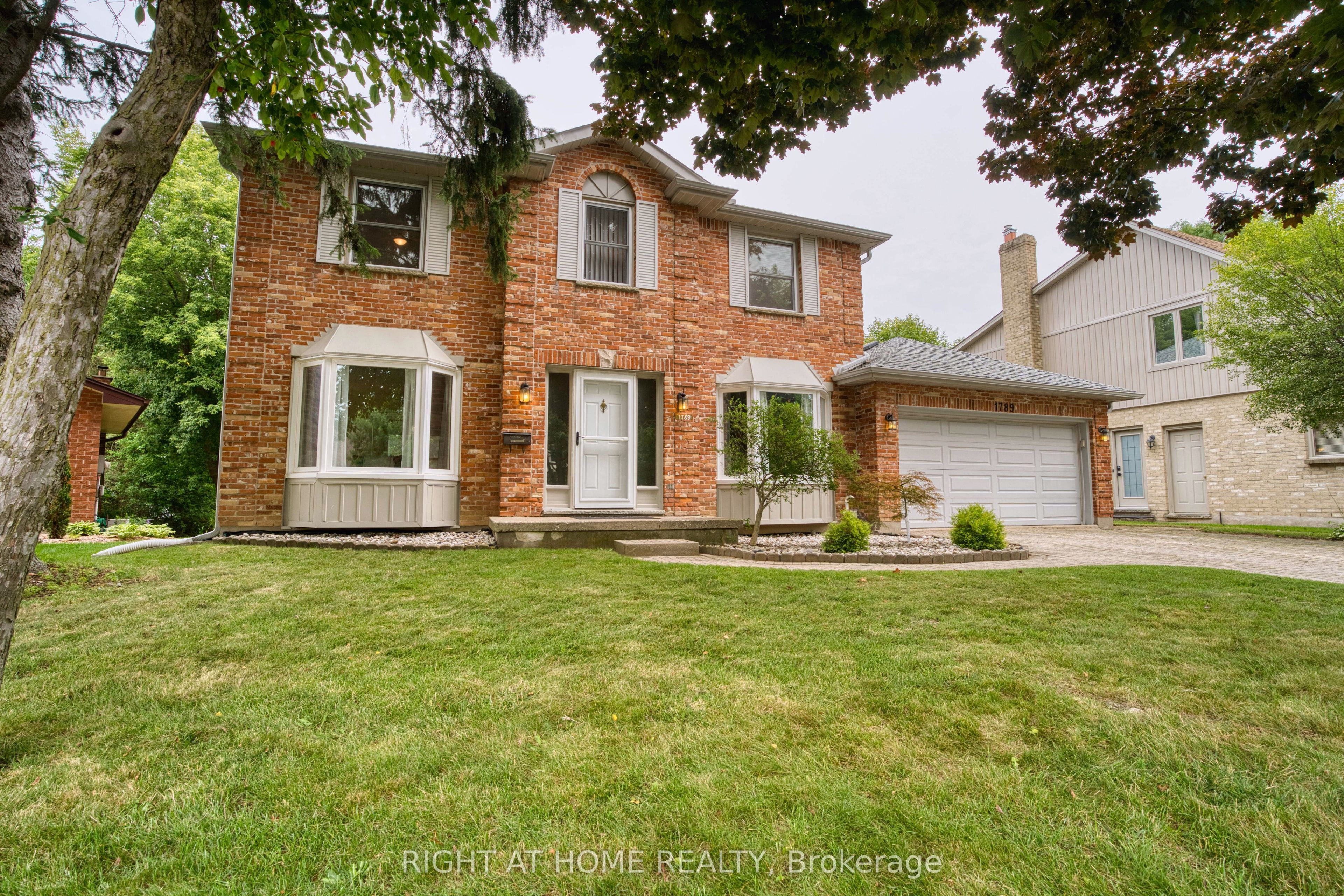 1789 Phillbrook Court, London North, ON N5X 2Z3 photo 2